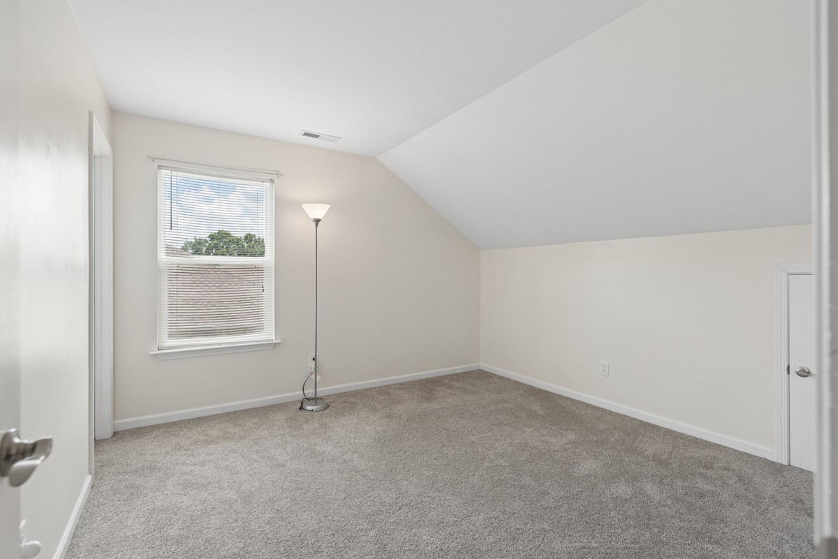 157 Blackpool Dr Property Photo 32