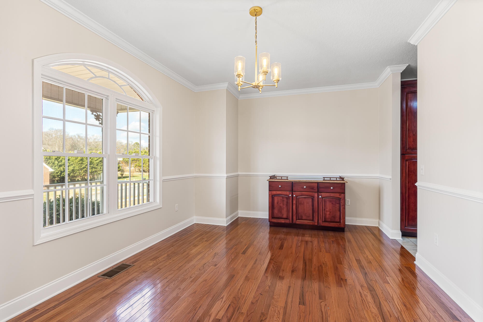 504 Lynnwood Drive Property Photo 11