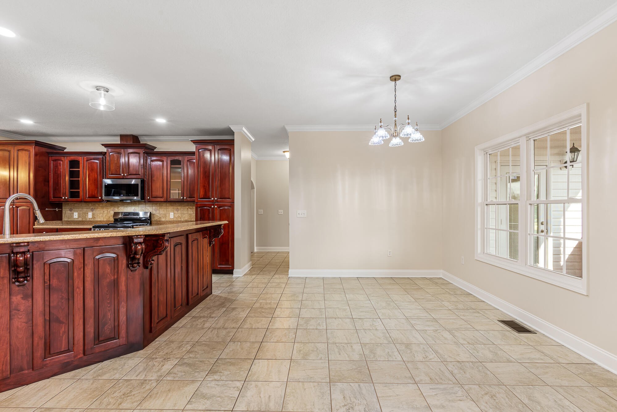 504 Lynnwood Drive Property Photo 13