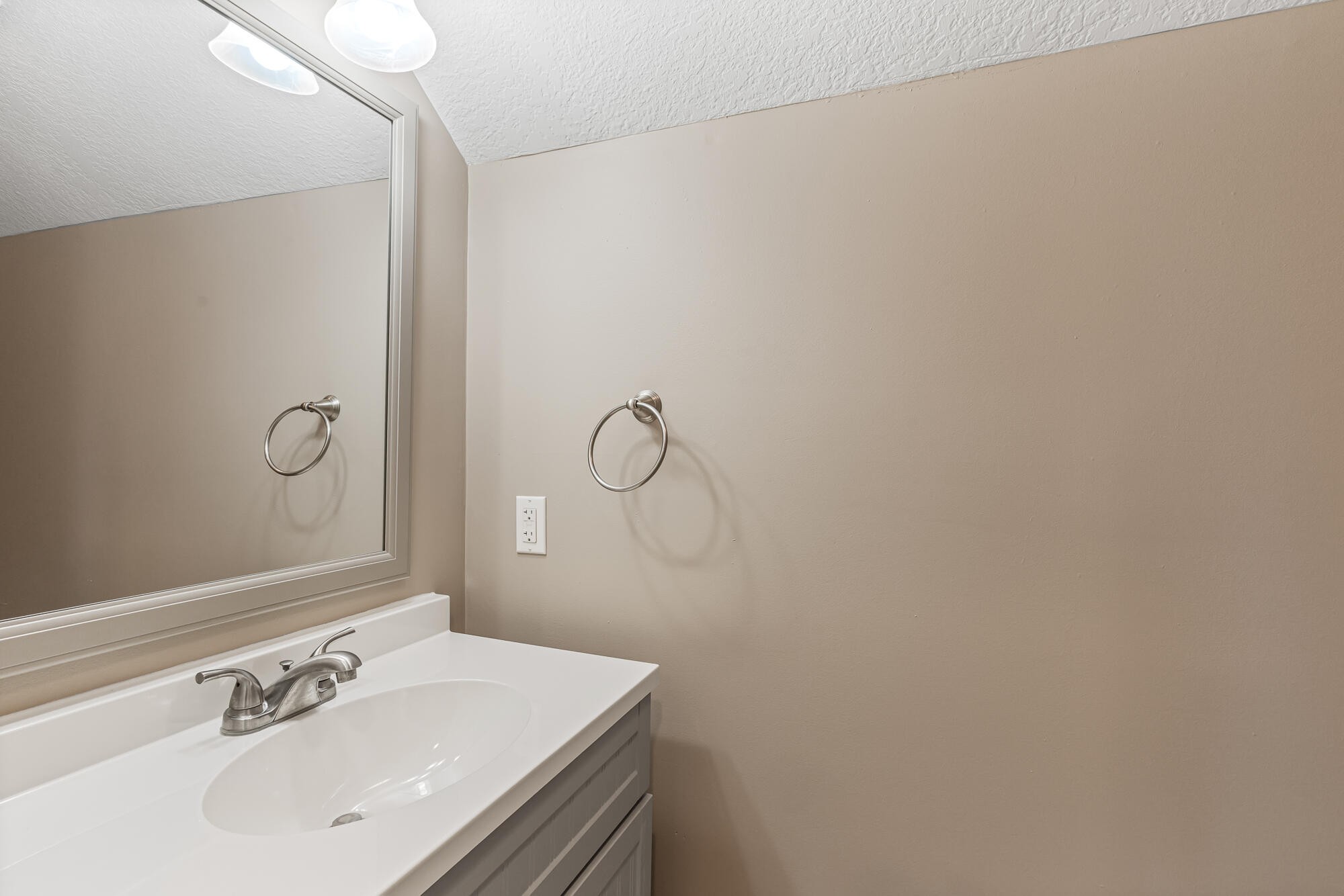504 Lynnwood Drive Property Photo 46