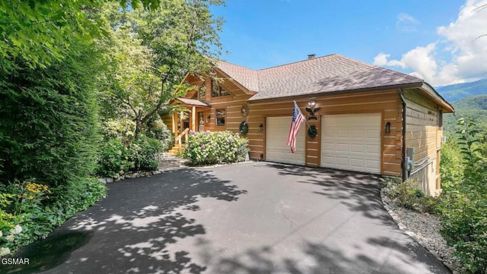 449 Lucerne Way Property Photo 1