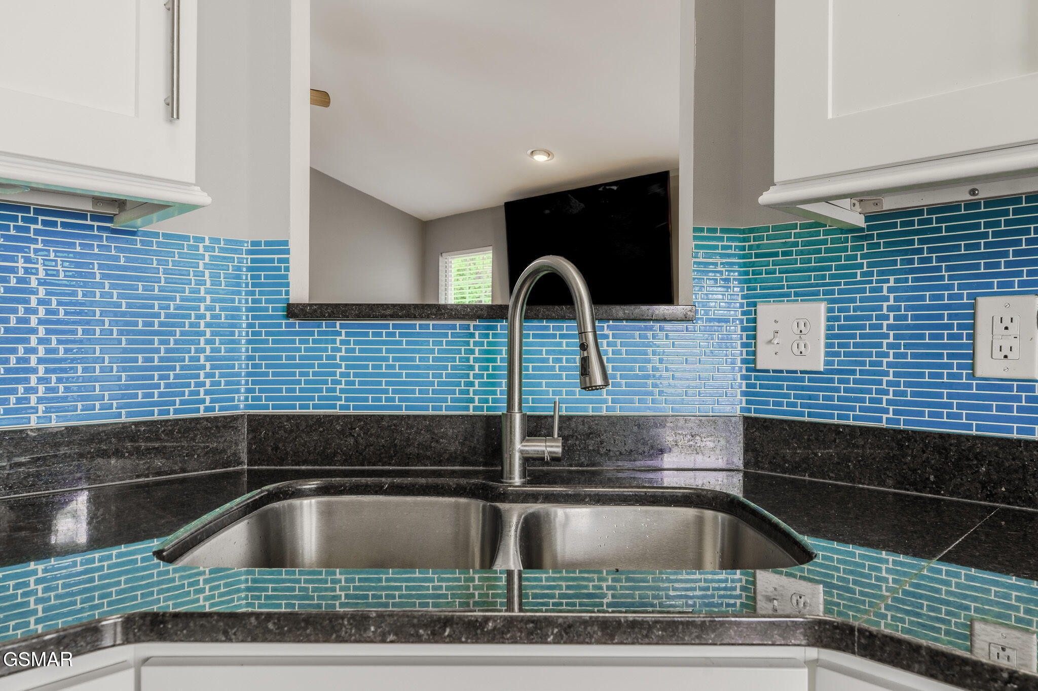 7213 Emerald Heath Road Property Photo 10