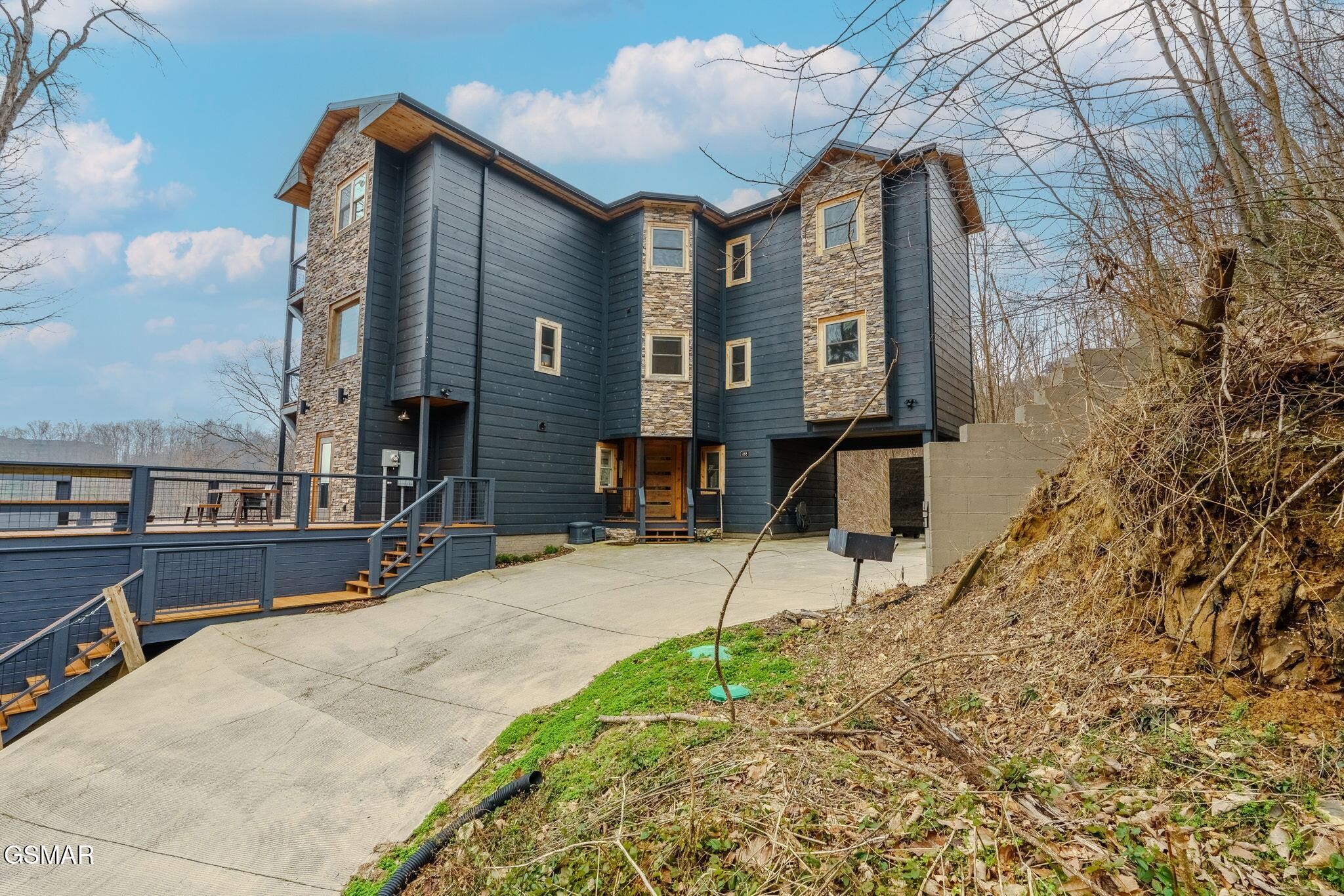 868 Cliff Branch Road Property Photo 1