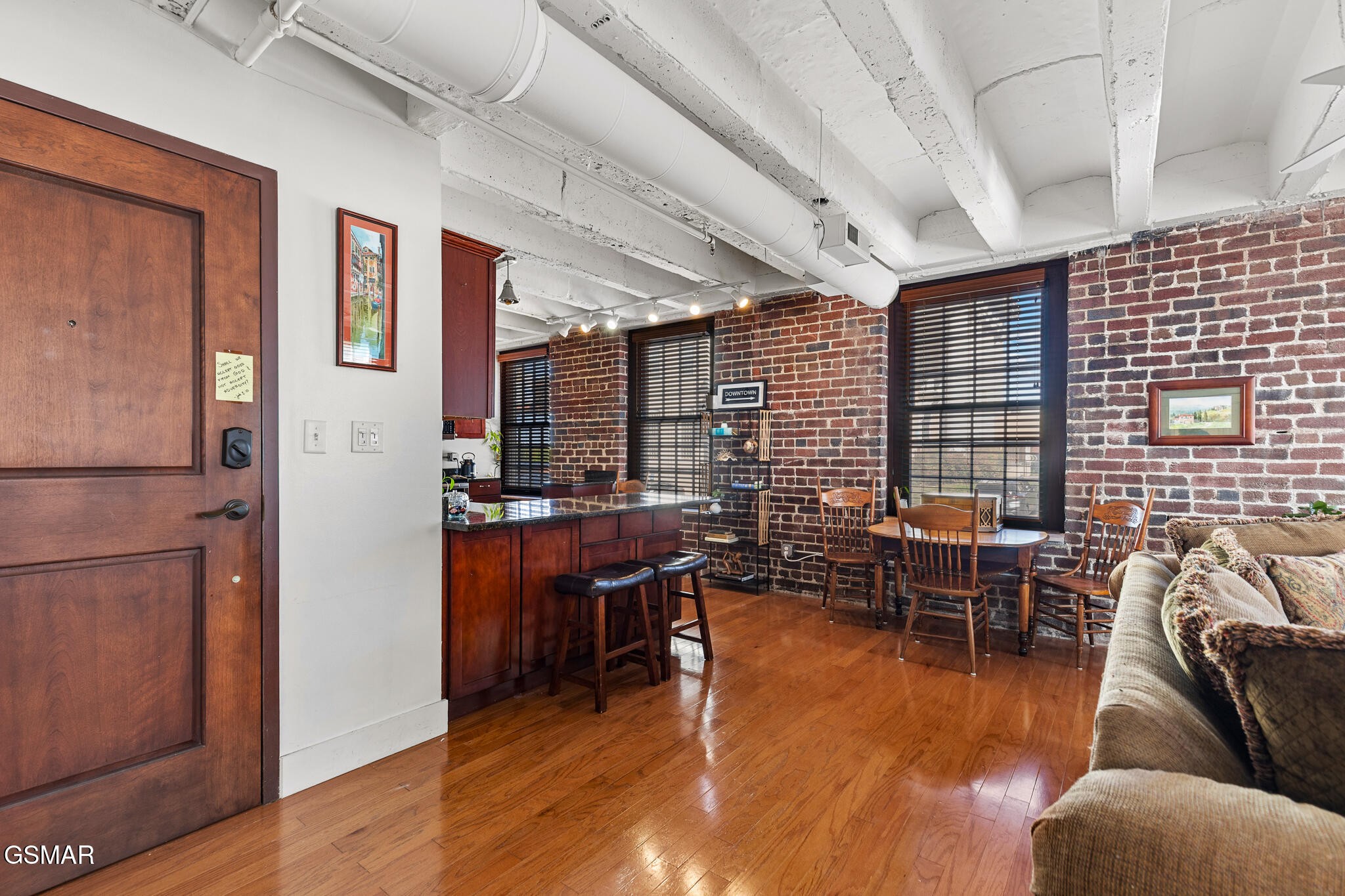 535 Locust Street Property Photo 5