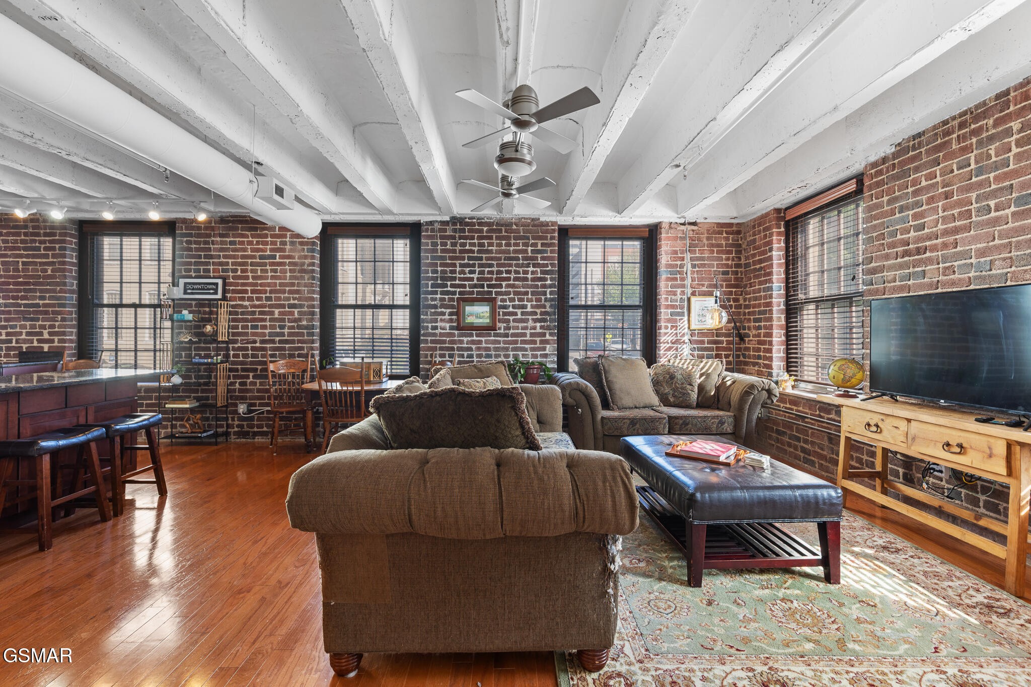 535 Locust Street Property Photo 6