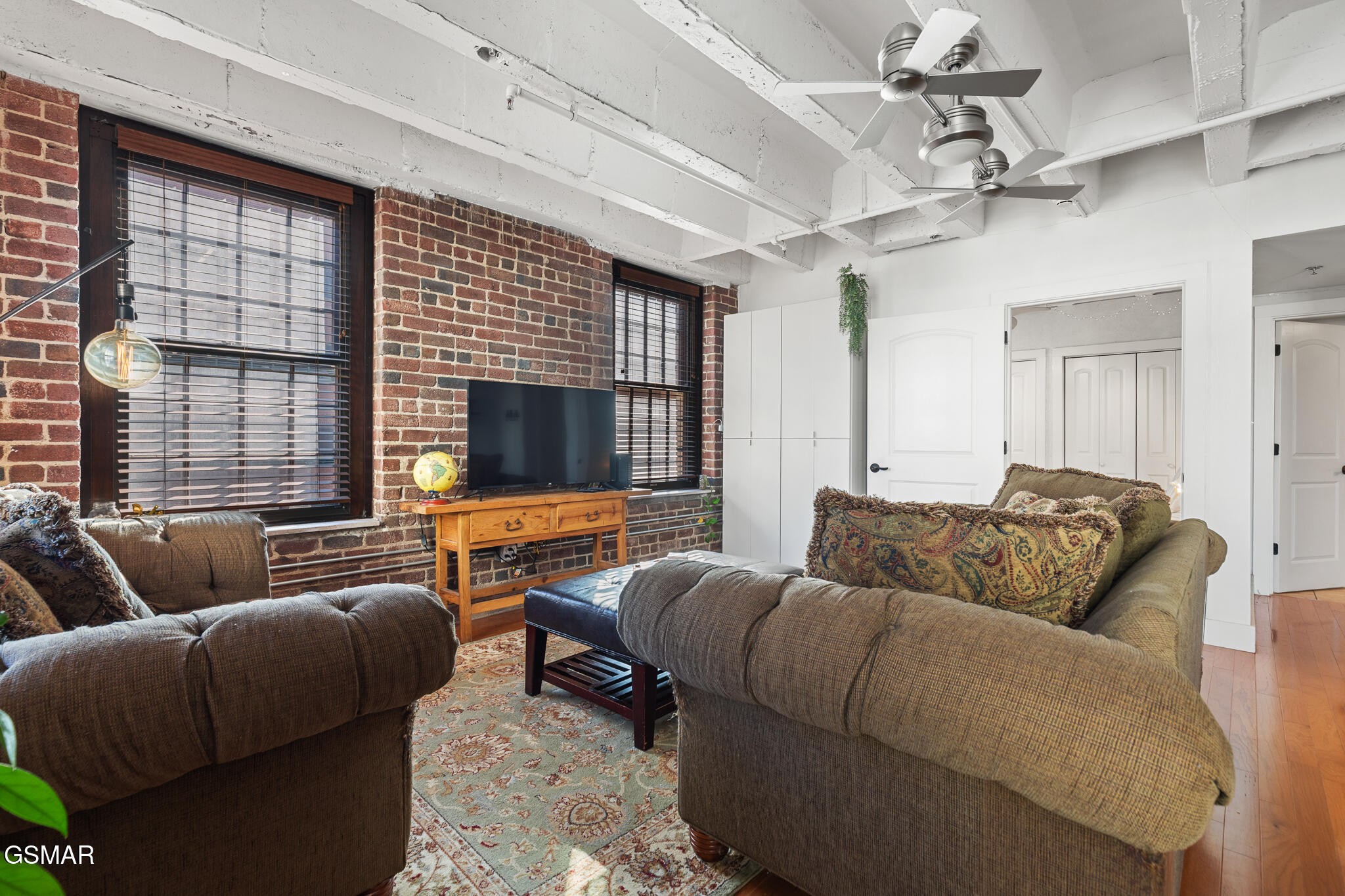 535 Locust Street Property Photo 8