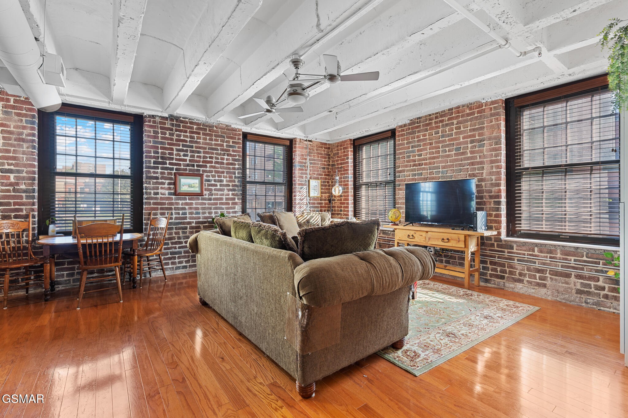 535 Locust Street Property Photo 11