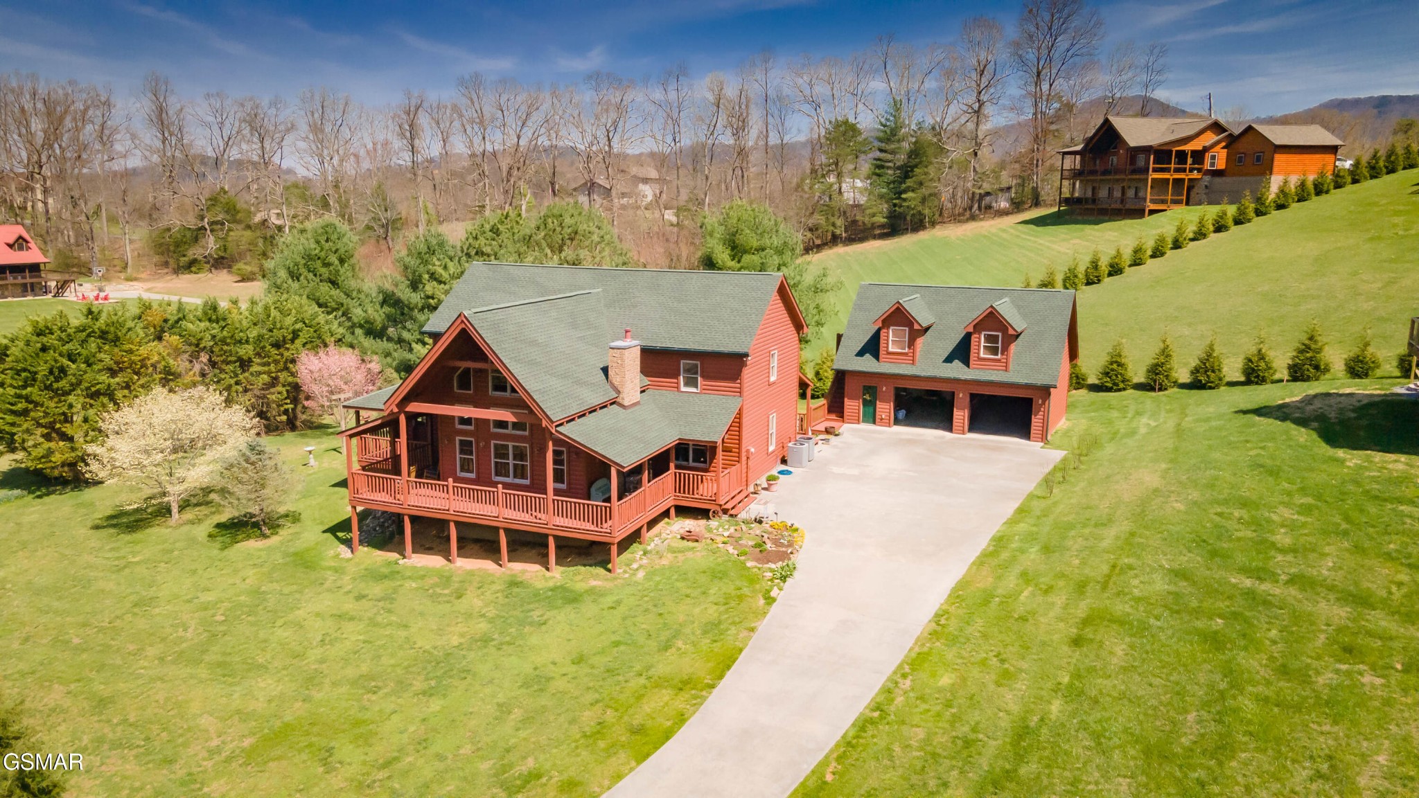 3385 Clear Valley Drive Property Photo 4