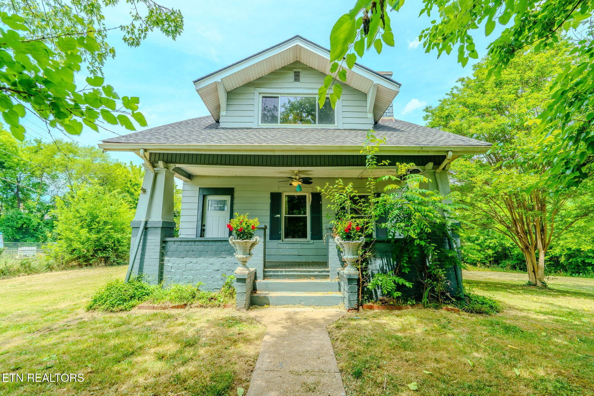 1619 Beaumont Ave Property Photo 1