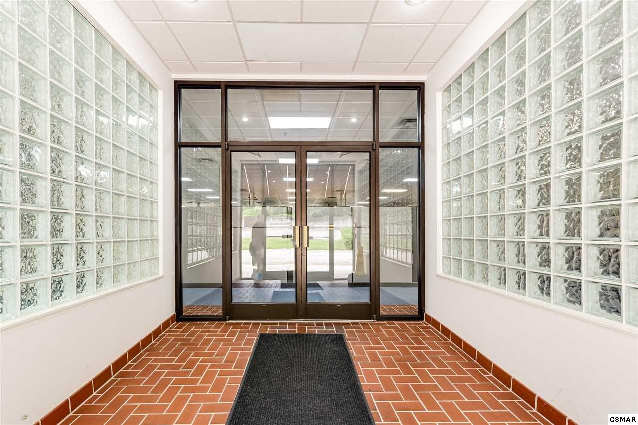 115 Broadway Avenue Property Photo 3