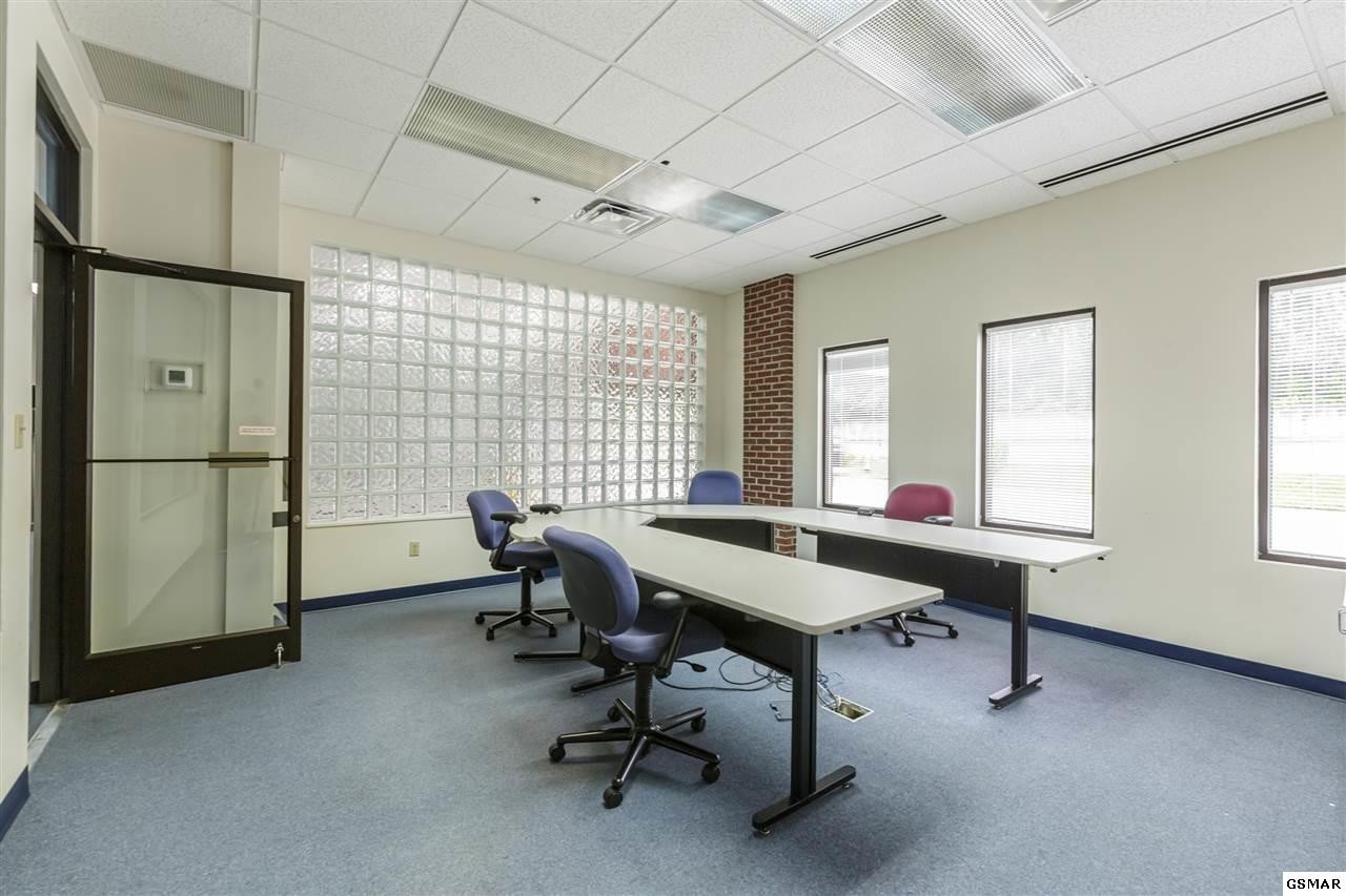 115 Broadway Avenue Property Photo 6