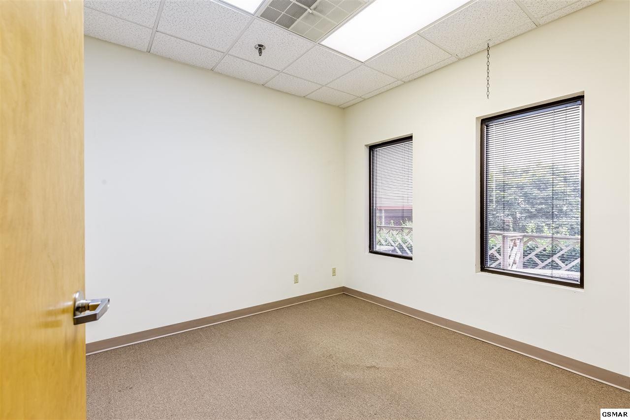 115 Broadway Avenue Property Photo 11