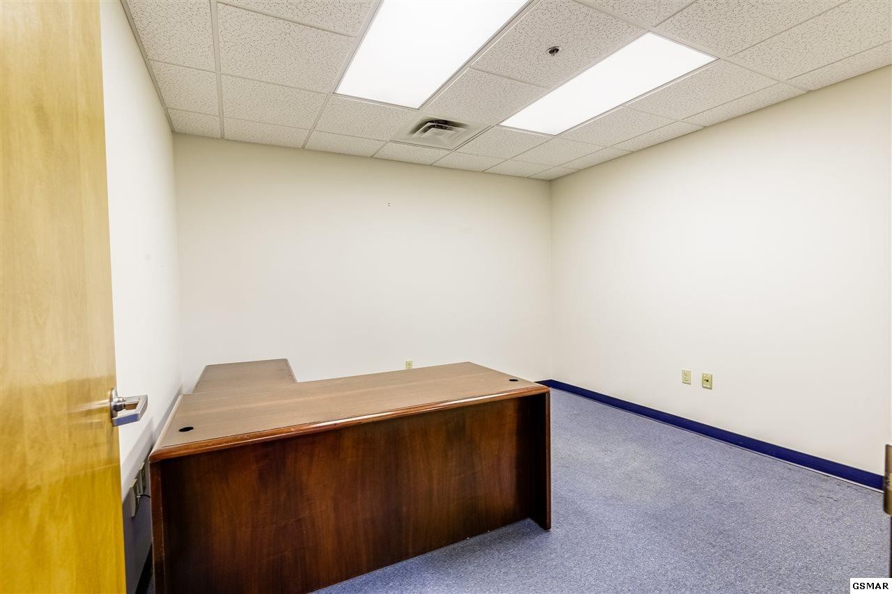 115 Broadway Avenue Property Photo 12