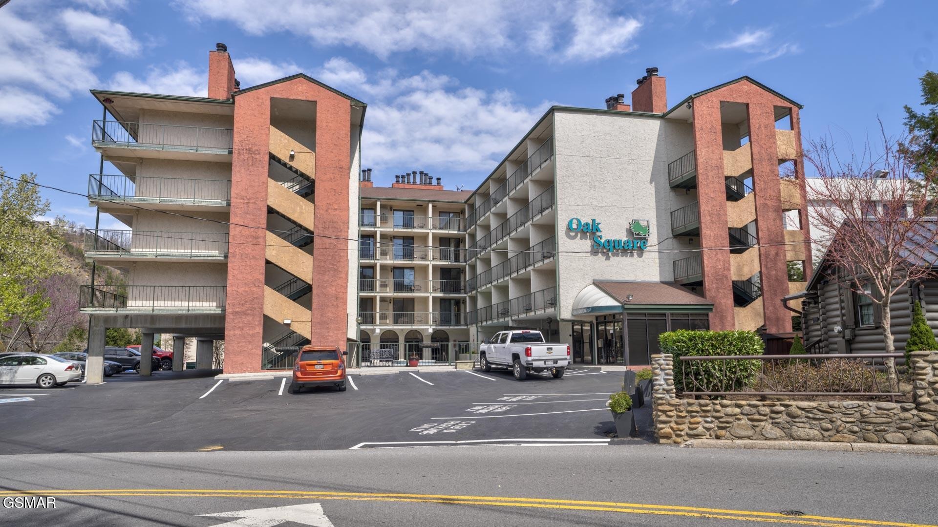 685 River Road