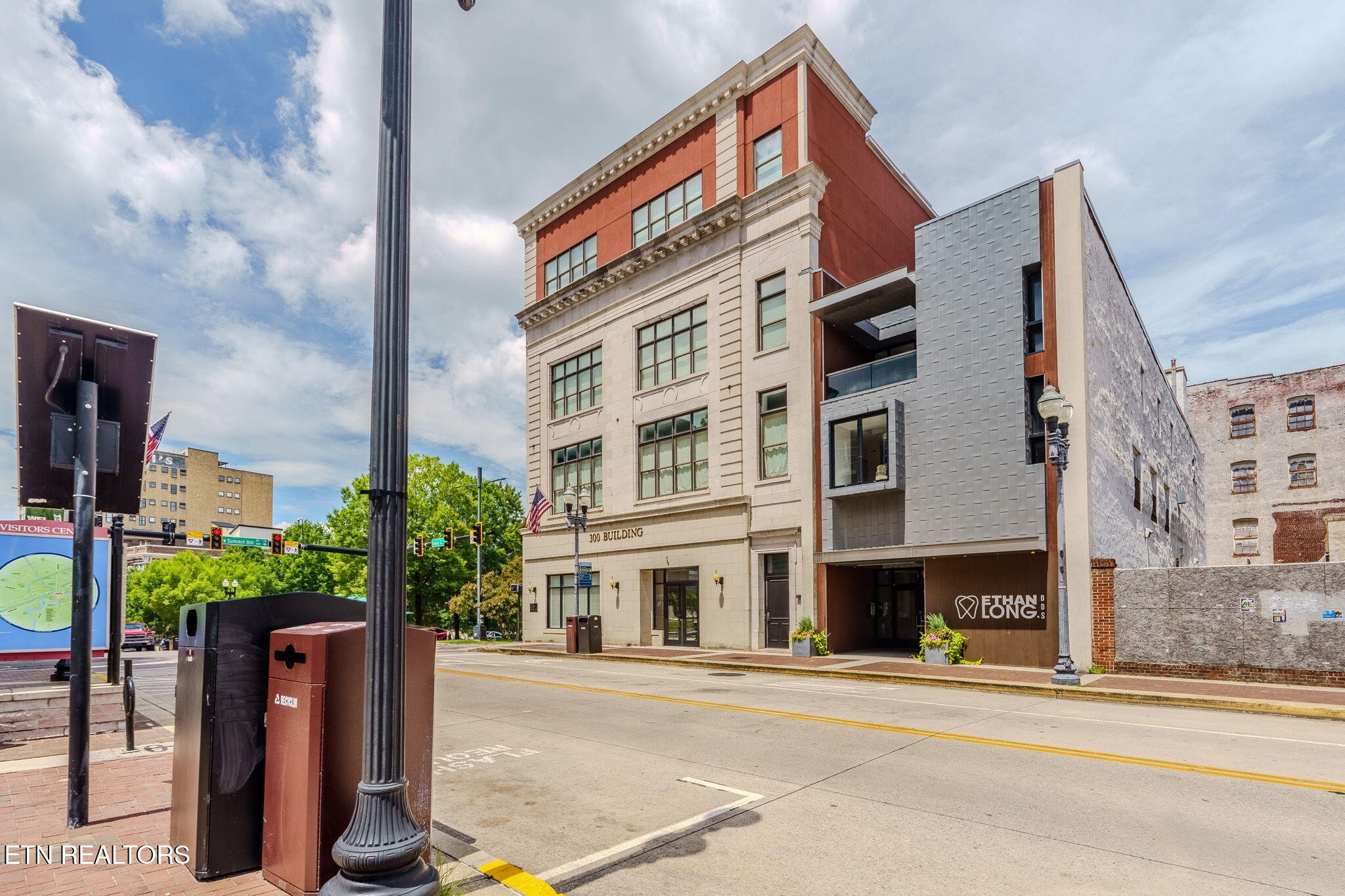 300 S Gay St Property Photo 1
