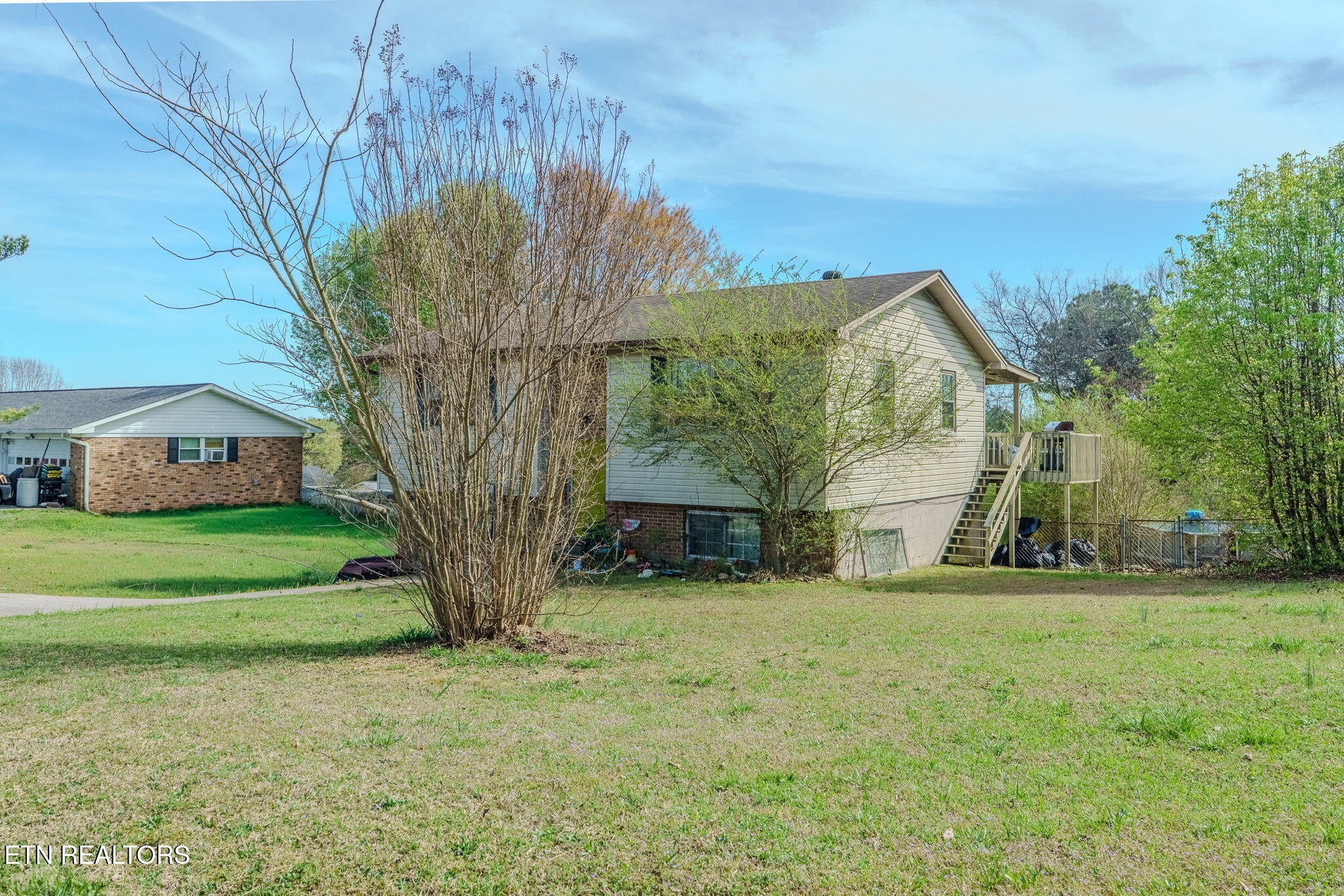 209 Crawford St Property Photo 2