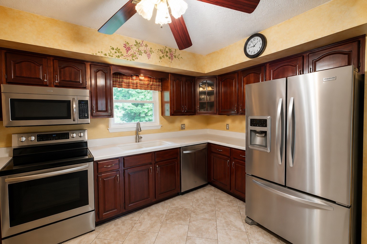 9595 Priscilla Drive Property Photo 7