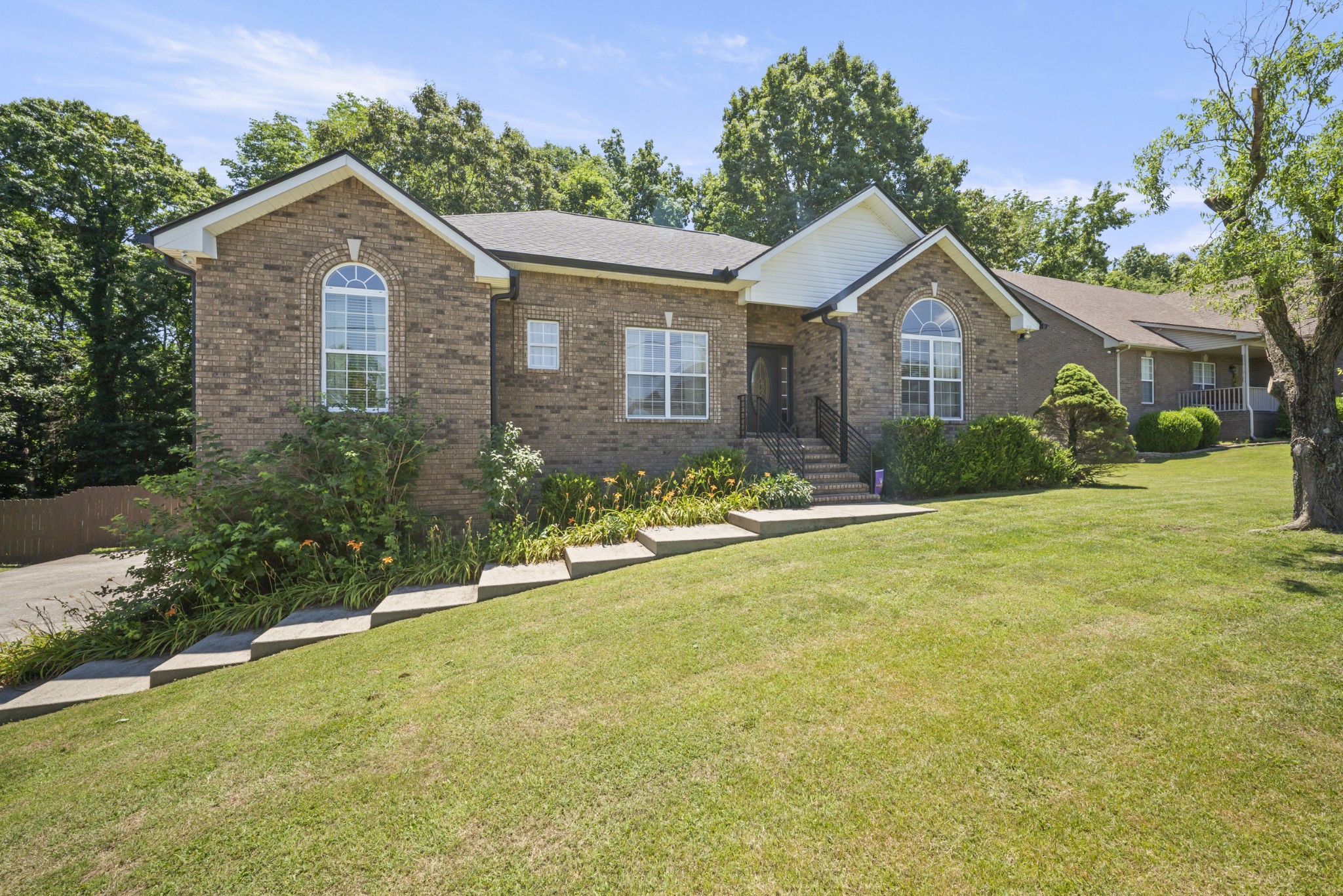 4092 Summit Dr Property Photo 1