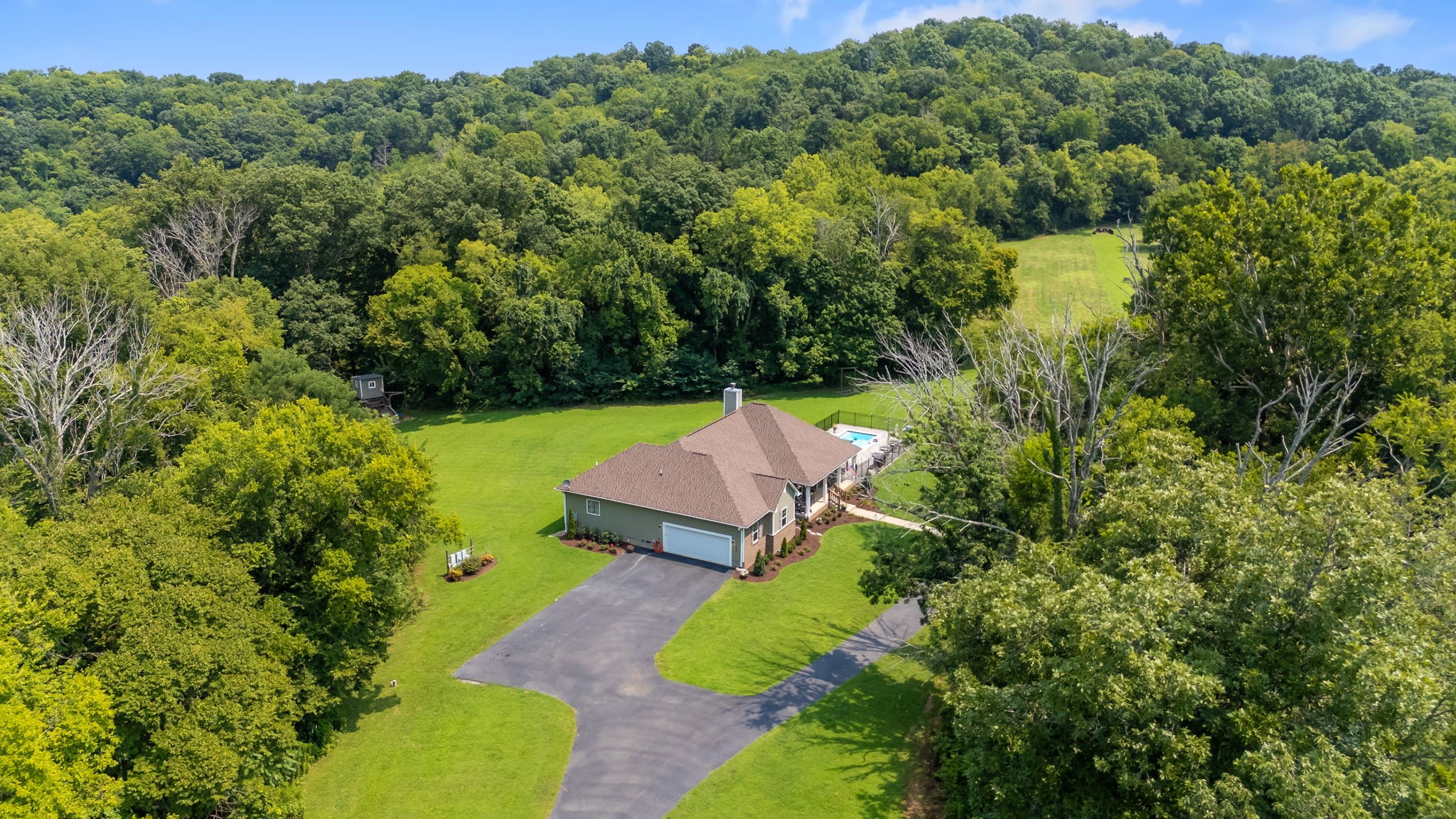 1600 Ledford Rd Property Photo 1