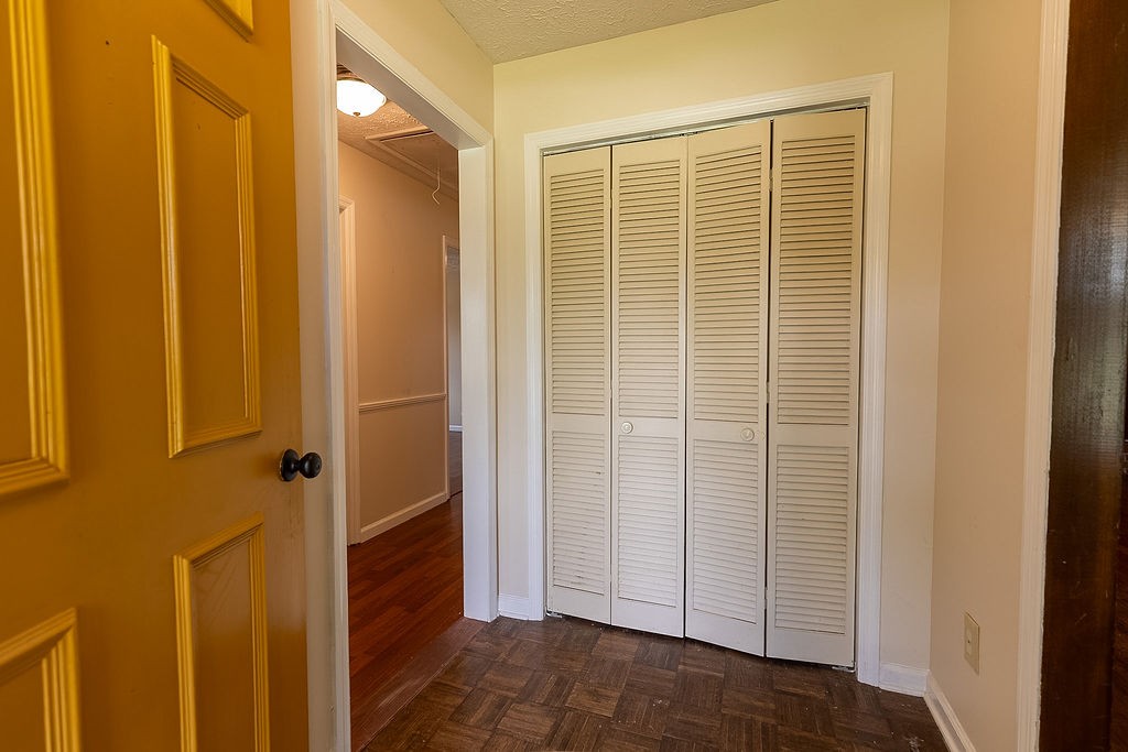 1200 Pin Oak Dr Property Photo 6