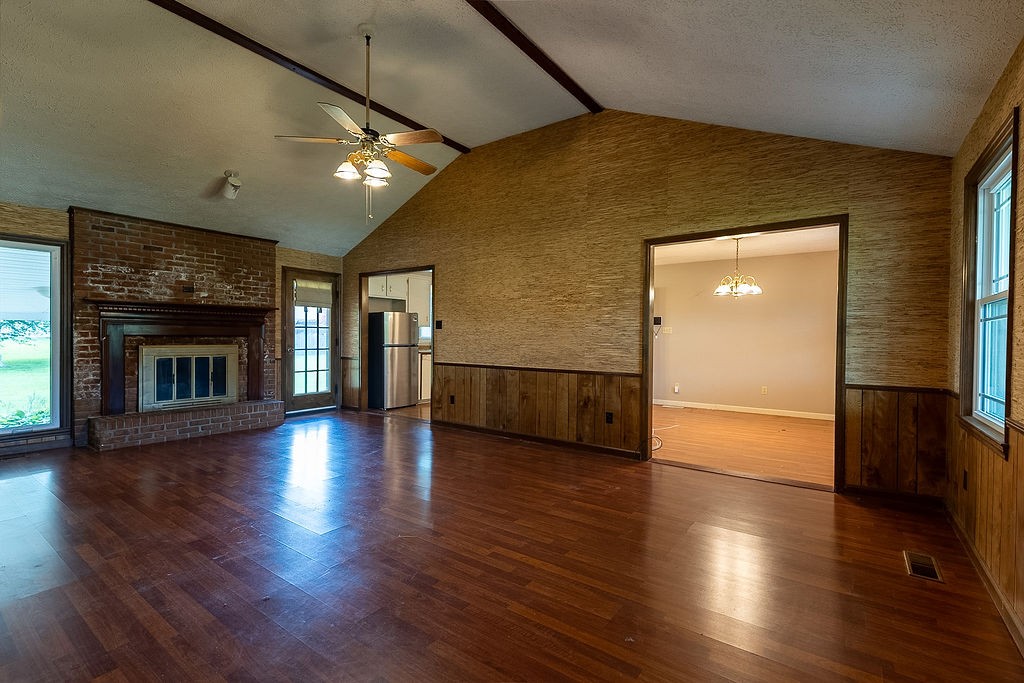 1200 Pin Oak Dr Property Photo 8