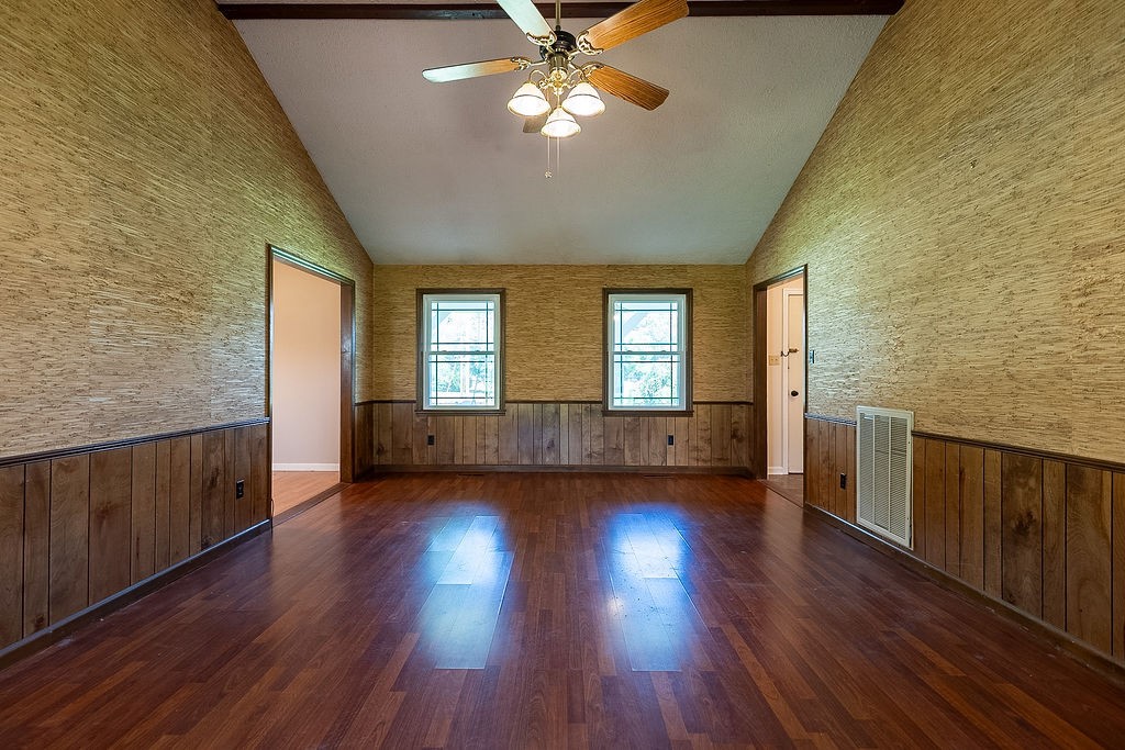 1200 Pin Oak Dr Property Photo 9