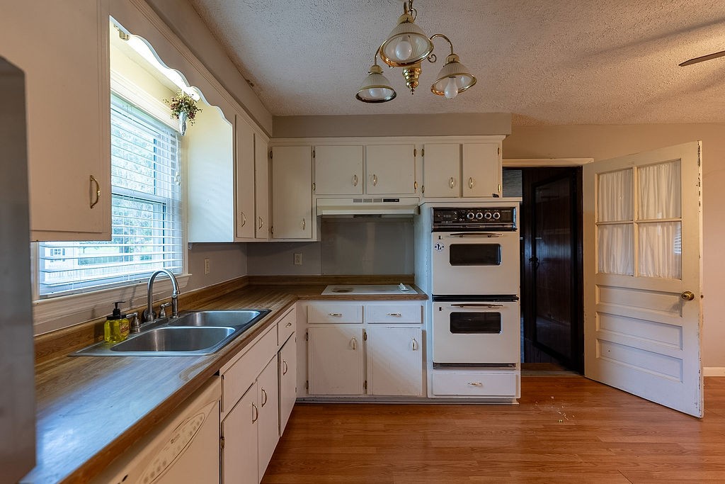 1200 Pin Oak Dr Property Photo 10