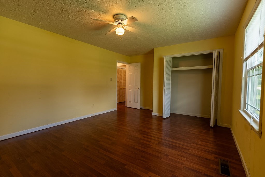 1200 Pin Oak Dr Property Photo 18