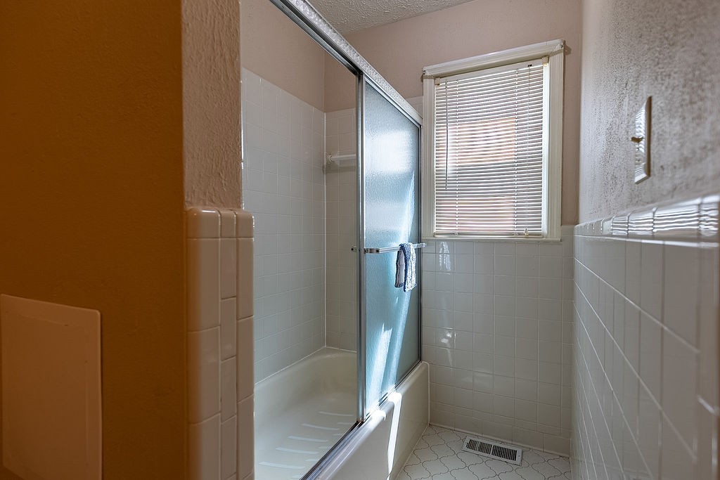 1200 Pin Oak Dr Property Photo 21