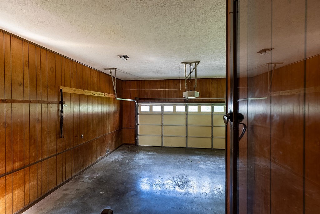 1200 Pin Oak Dr Property Photo 31