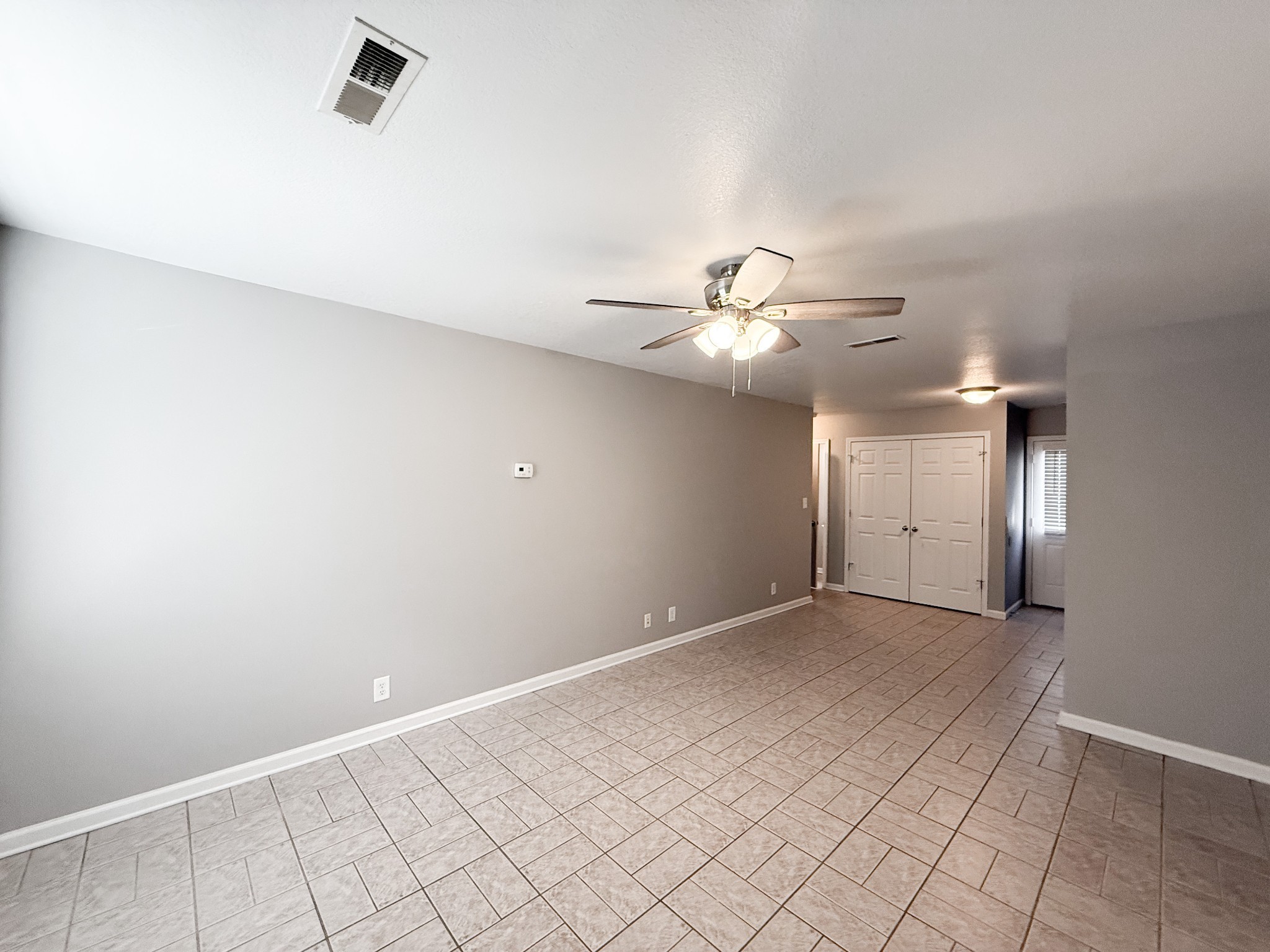 535 Lafayette Rd Property Photo 2