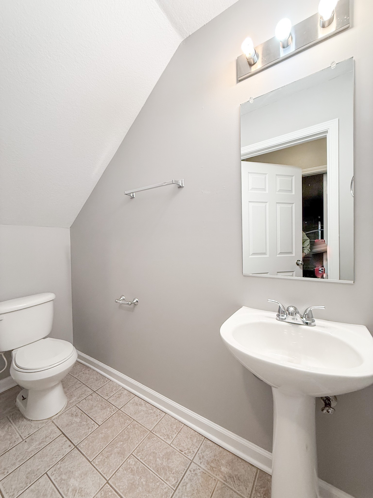 535 Lafayette Rd Property Photo 6
