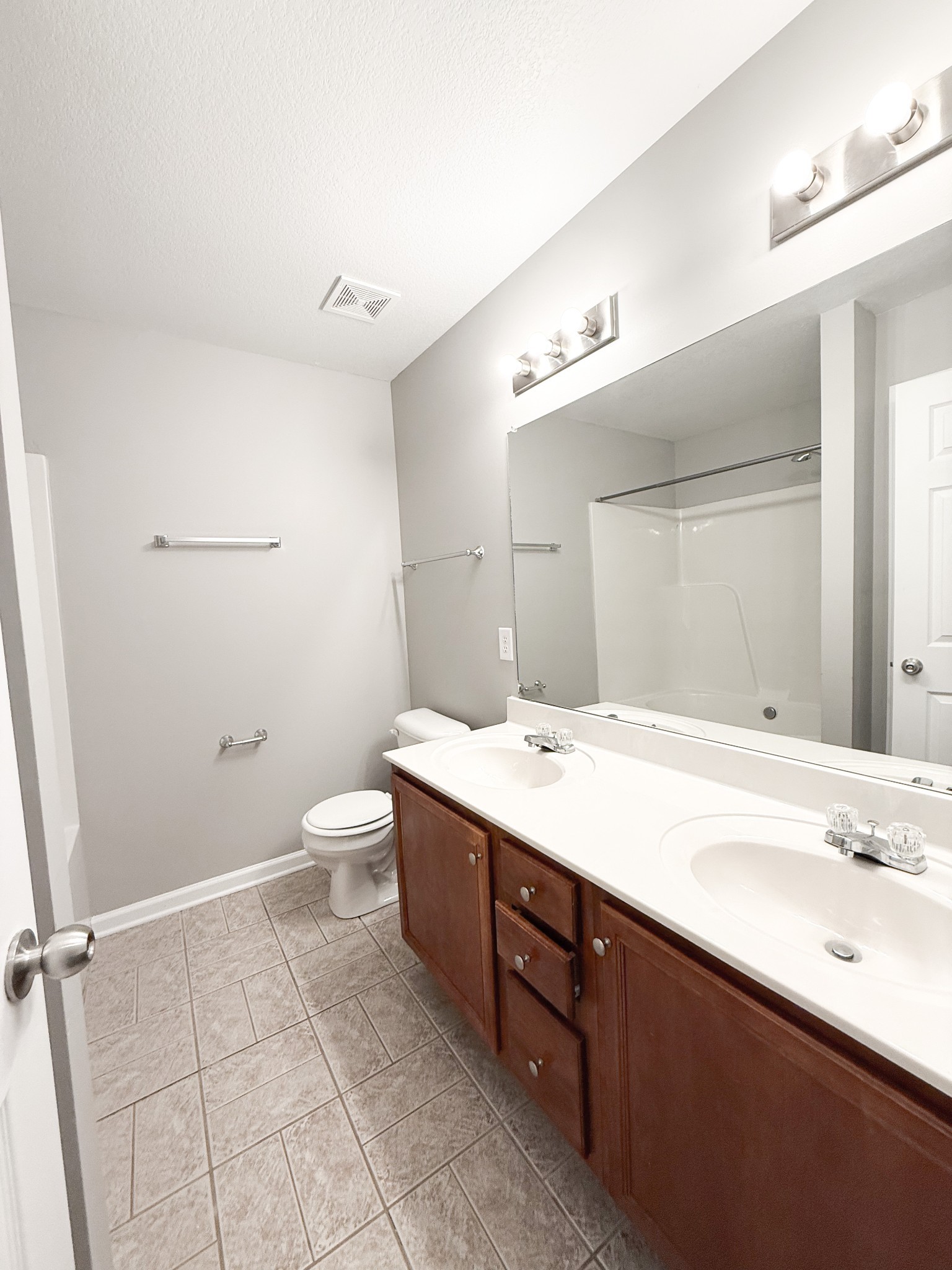 535 Lafayette Rd Property Photo 10