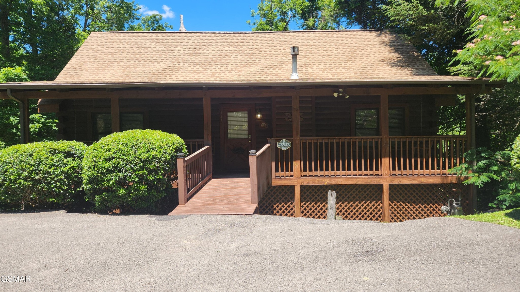 713 Golden Eagle Way Property Photo 1