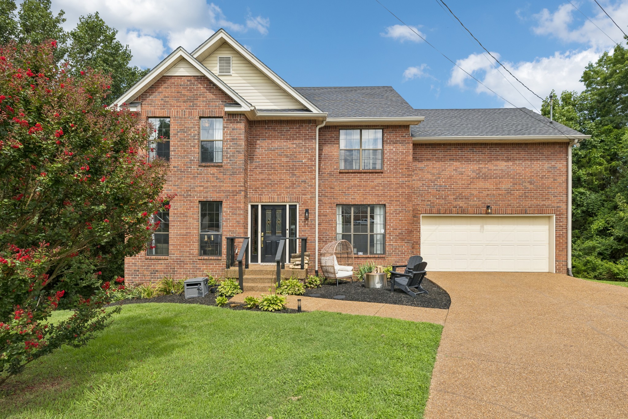 108 Woodfield Ct Property Photo 1