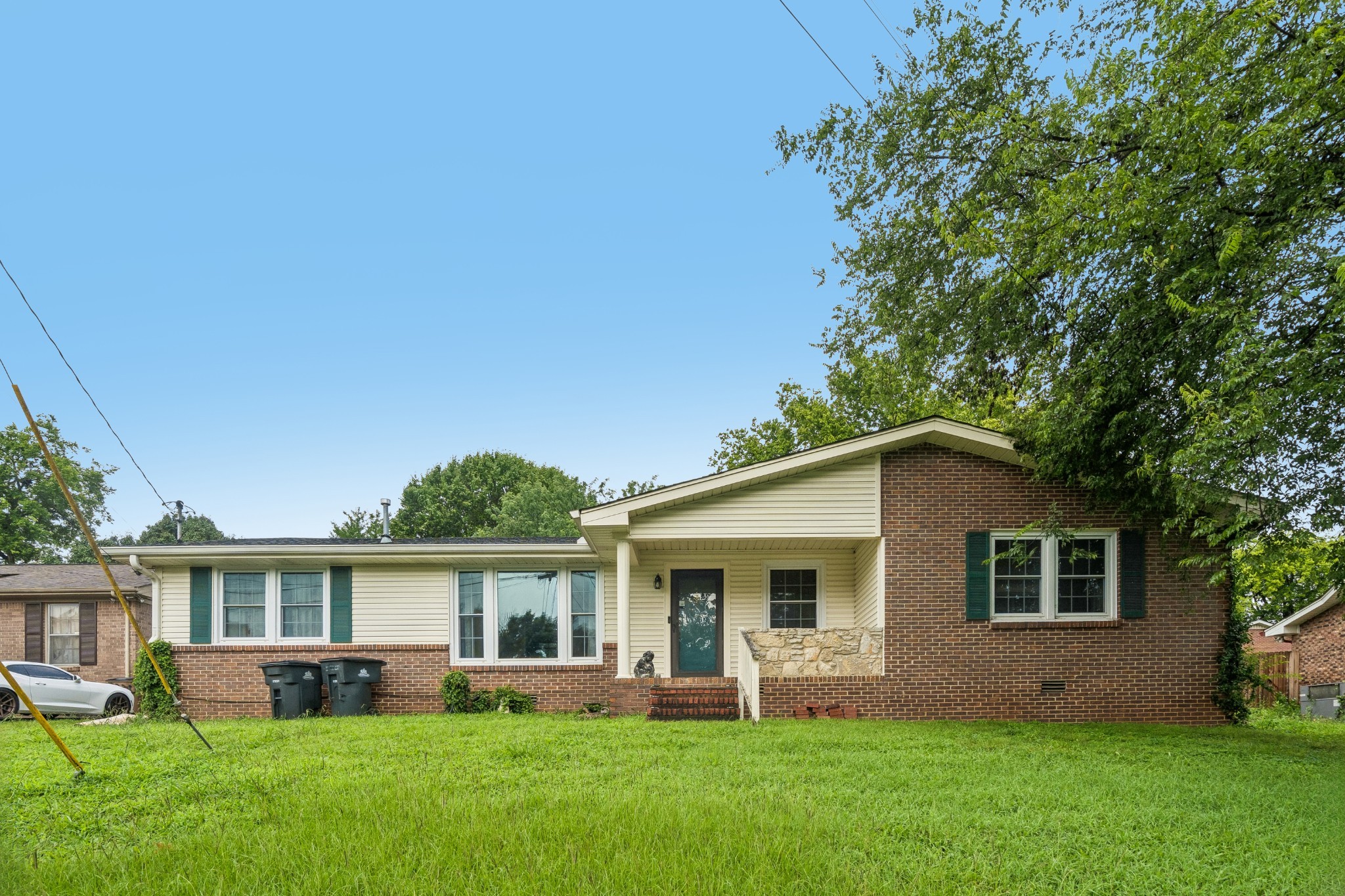 2821 Creekview Dr Property Photo 1