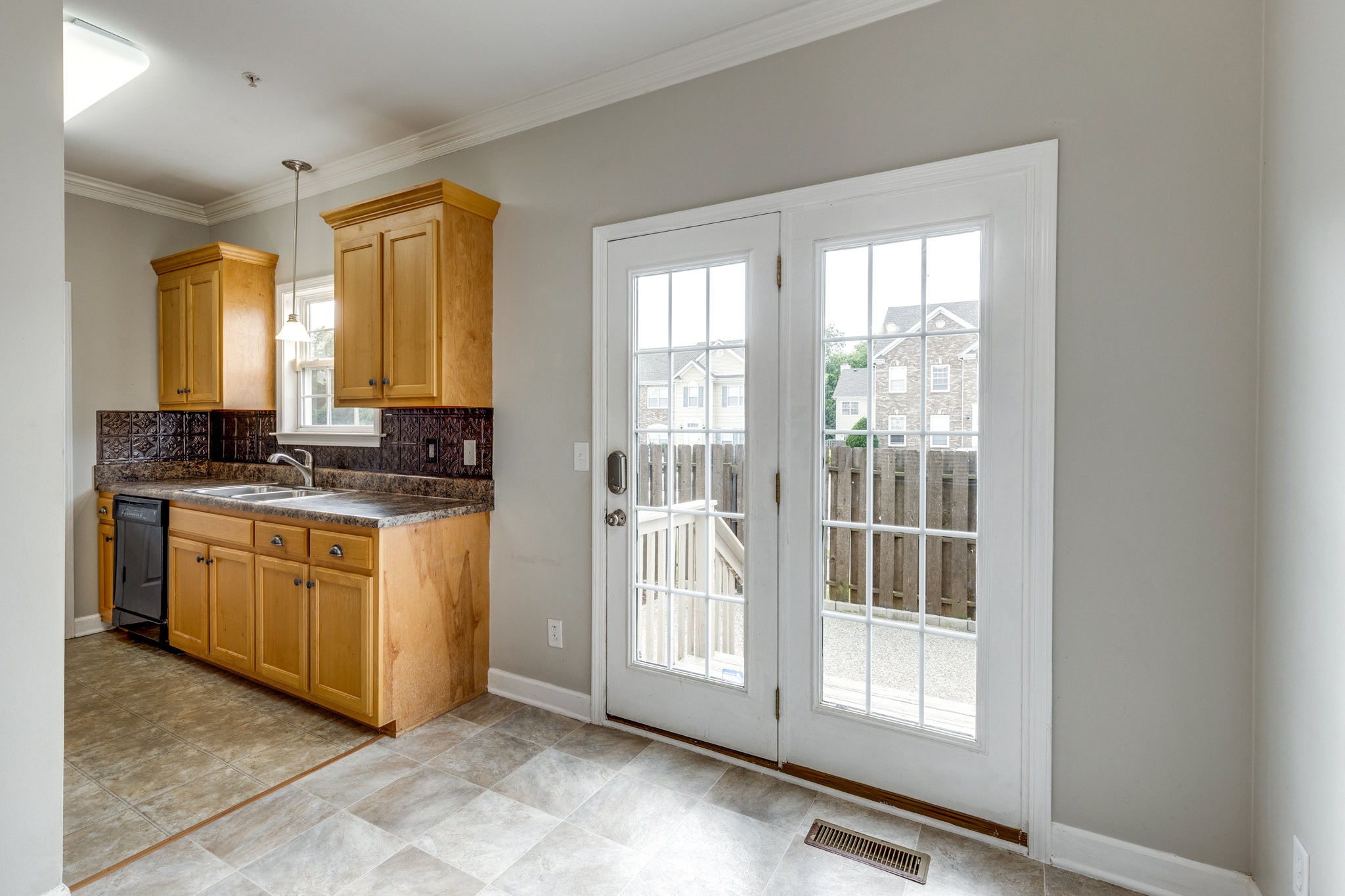 1012 Mckenna Dr Property Photo 17
