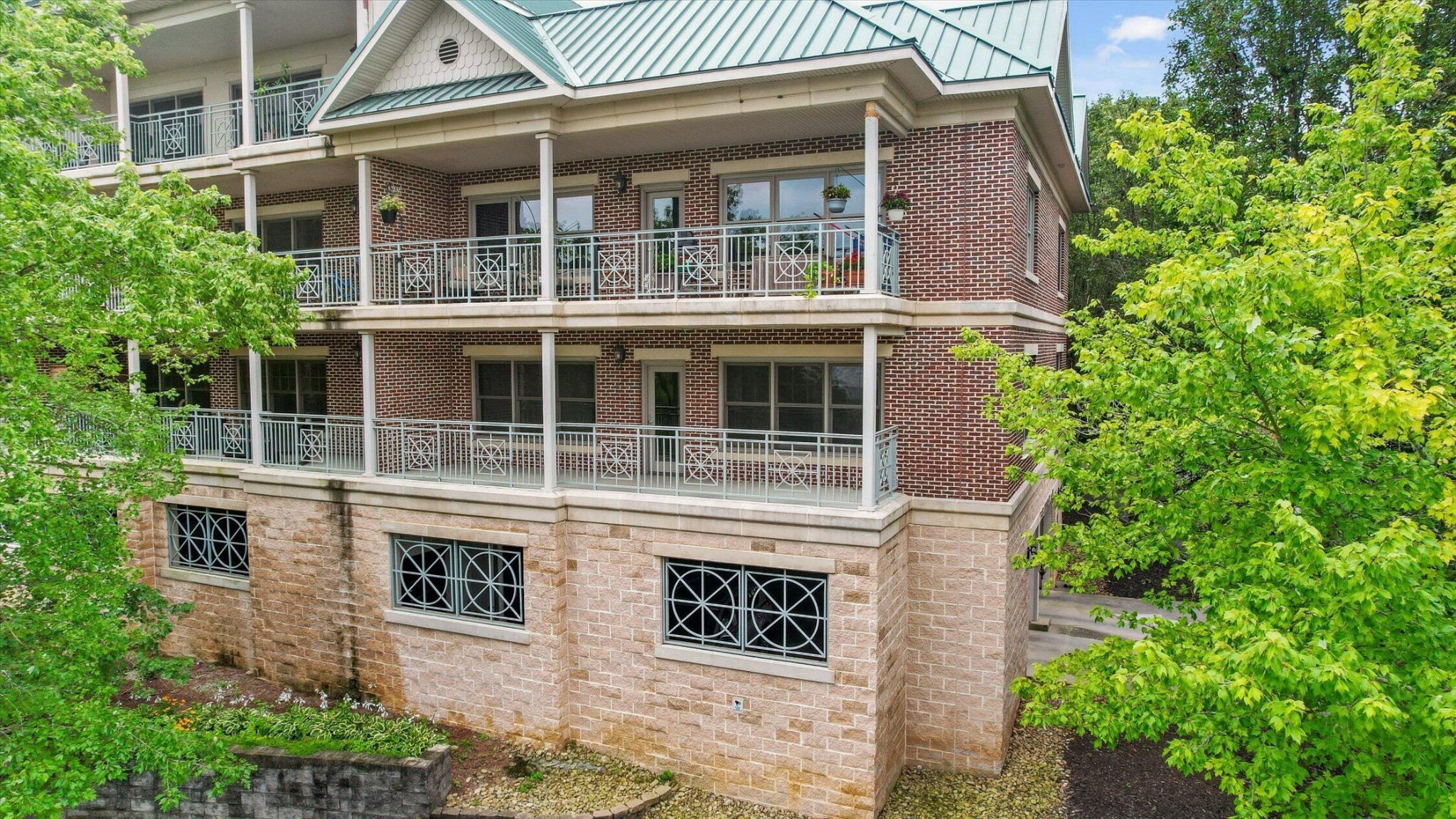 733 Battery Place Property Photo 28