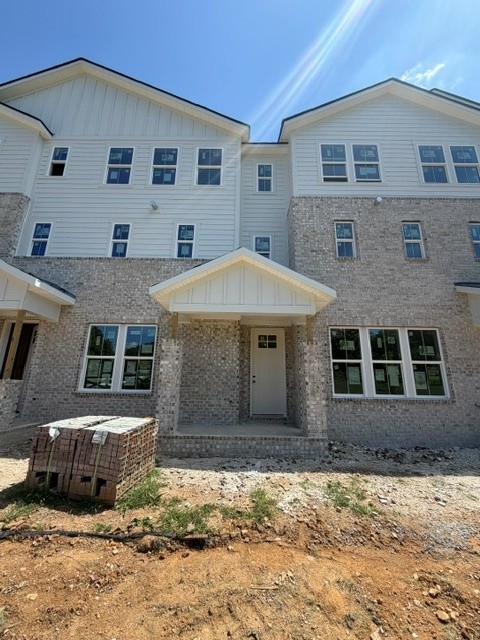 5005 Putney Alley Property Photo 1