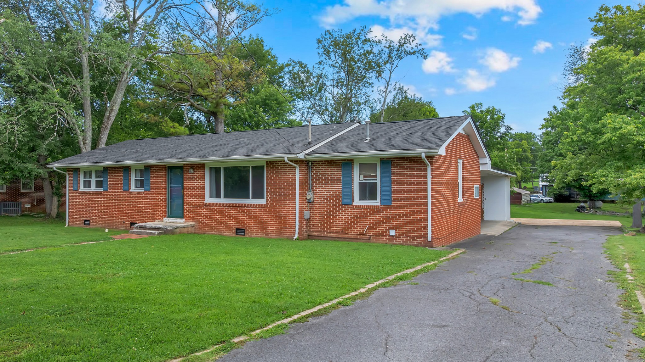 117 Whiteside St Property Photo 1