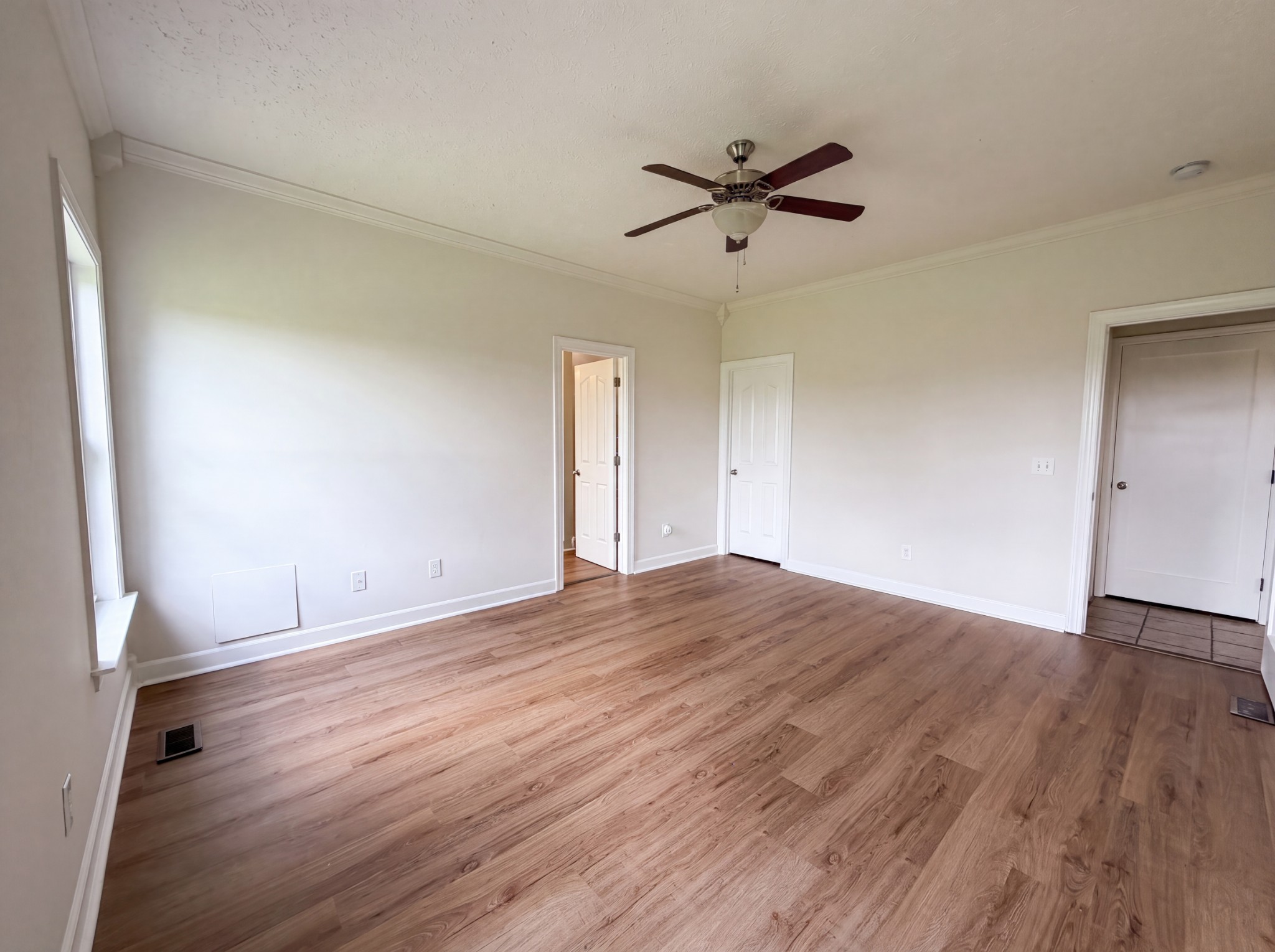 1044 Laramie Ct Property Photo 4