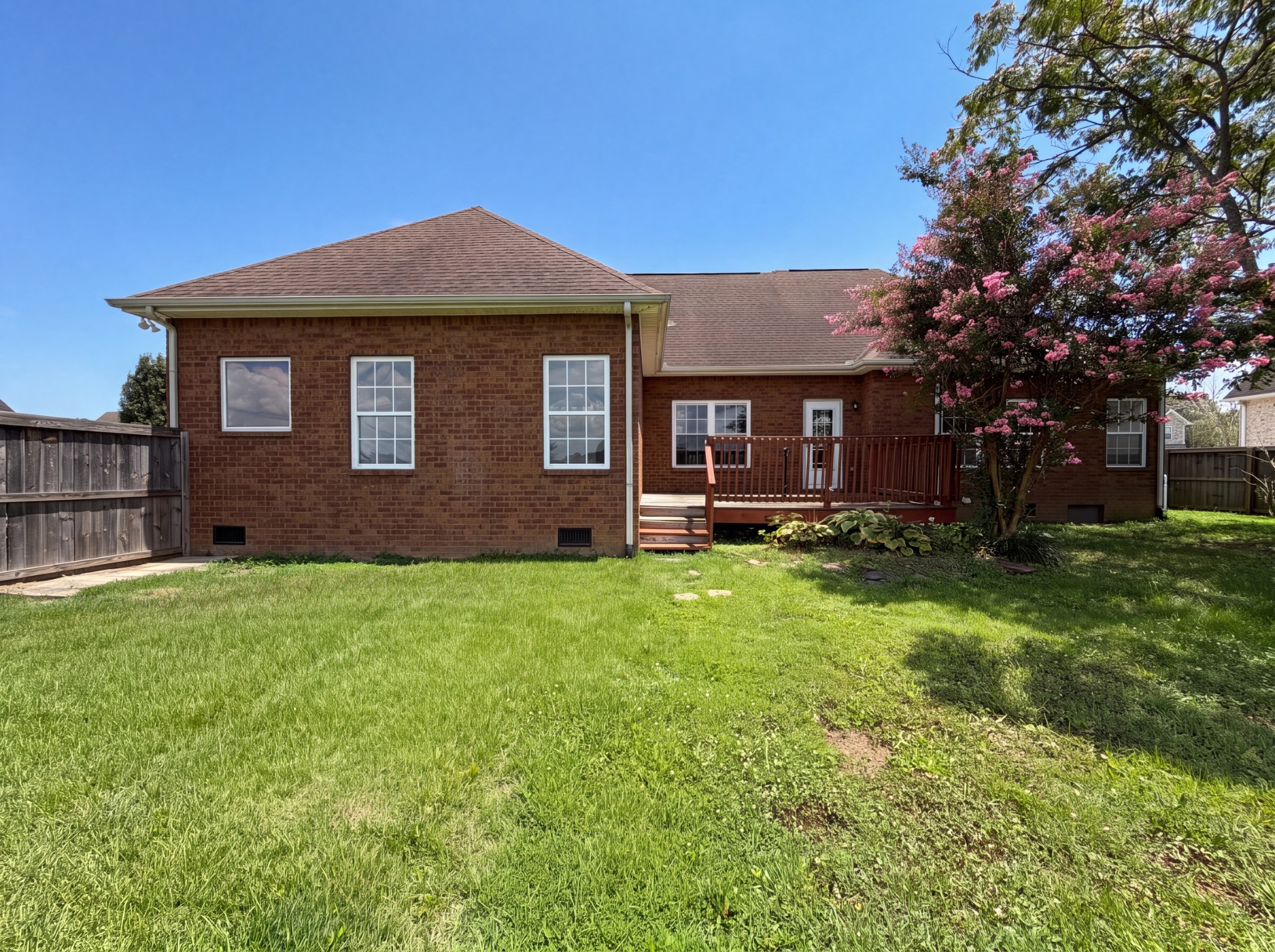 1044 Laramie Ct Property Photo 5