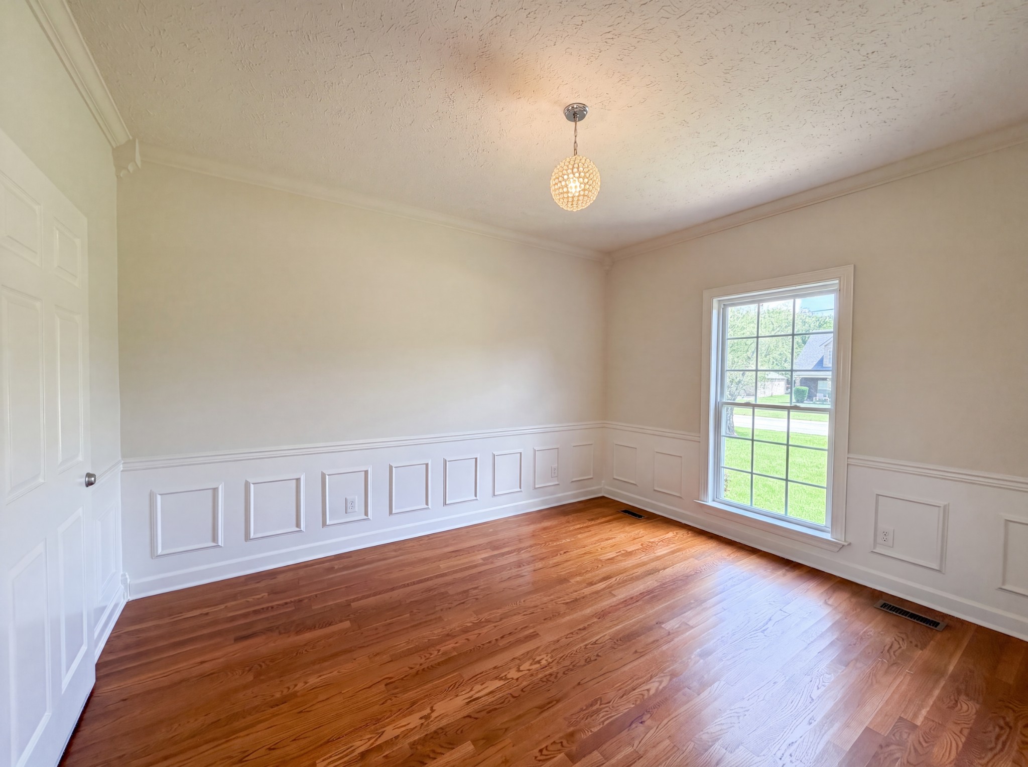 1044 Laramie Ct Property Photo 6