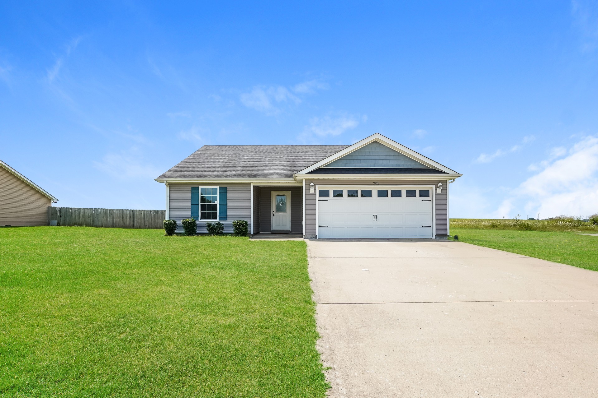 201 Bob White Trl Property Photo 1