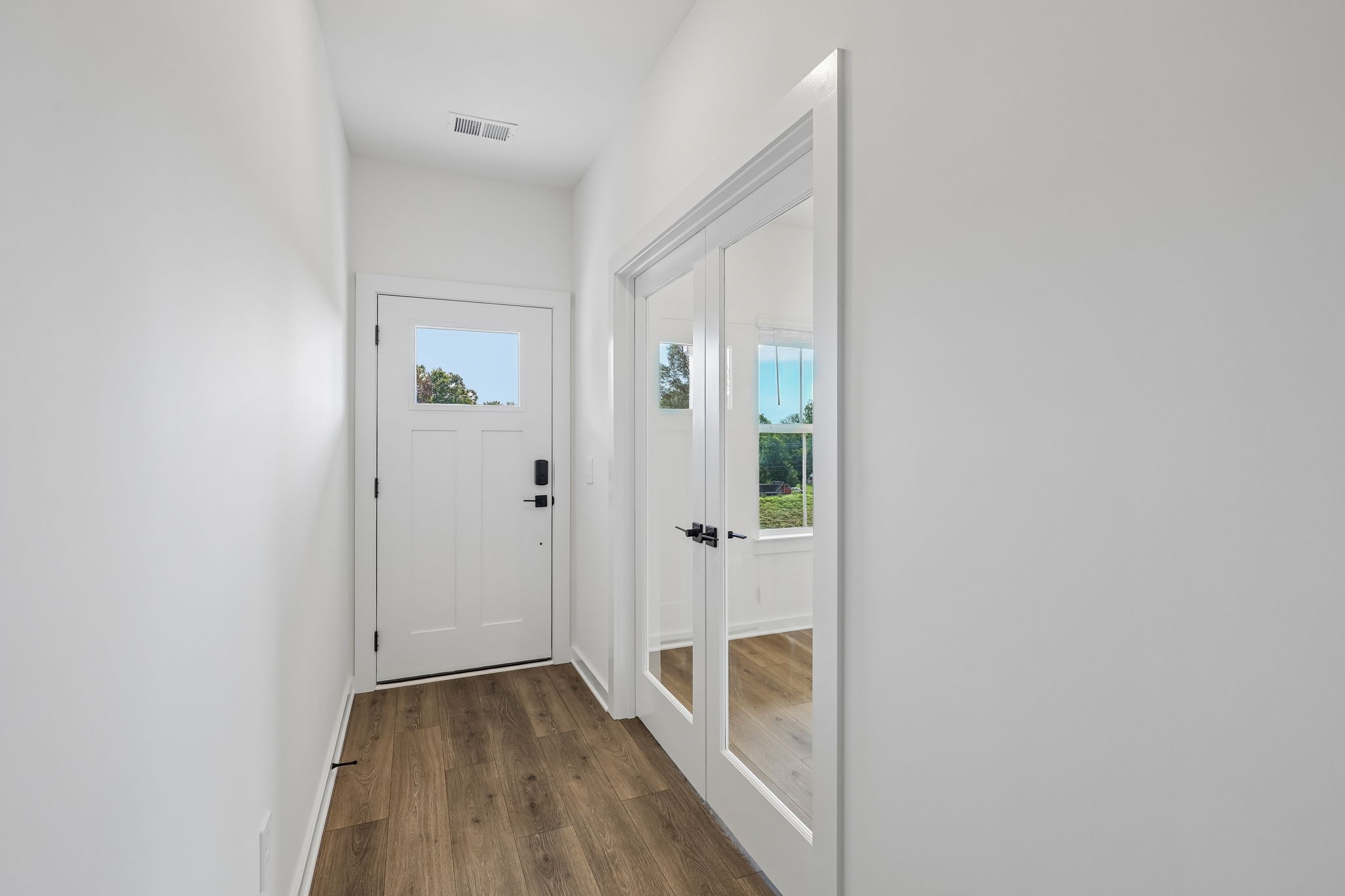 317 Aspen Aly Property Photo 5