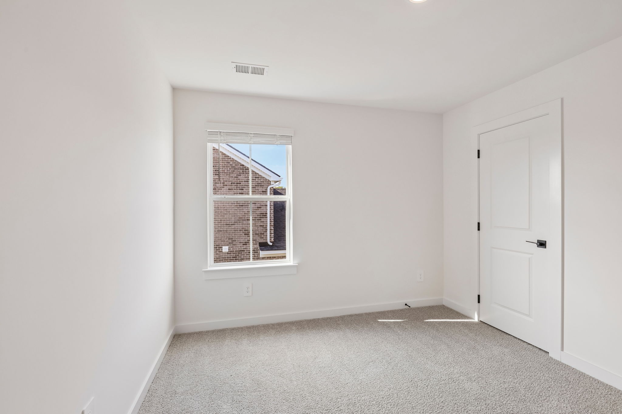 317 Aspen Aly Property Photo 13
