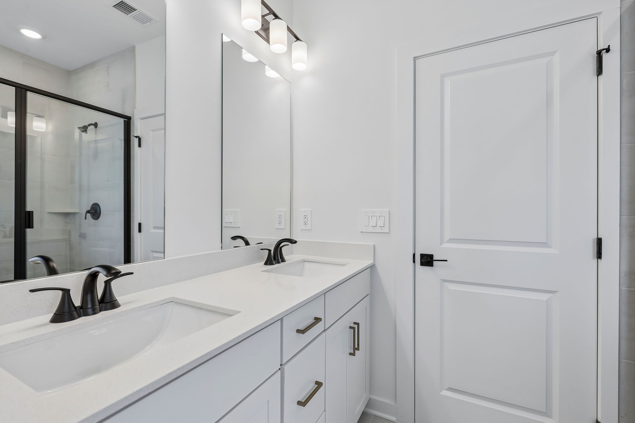 317 Aspen Aly Property Photo 24