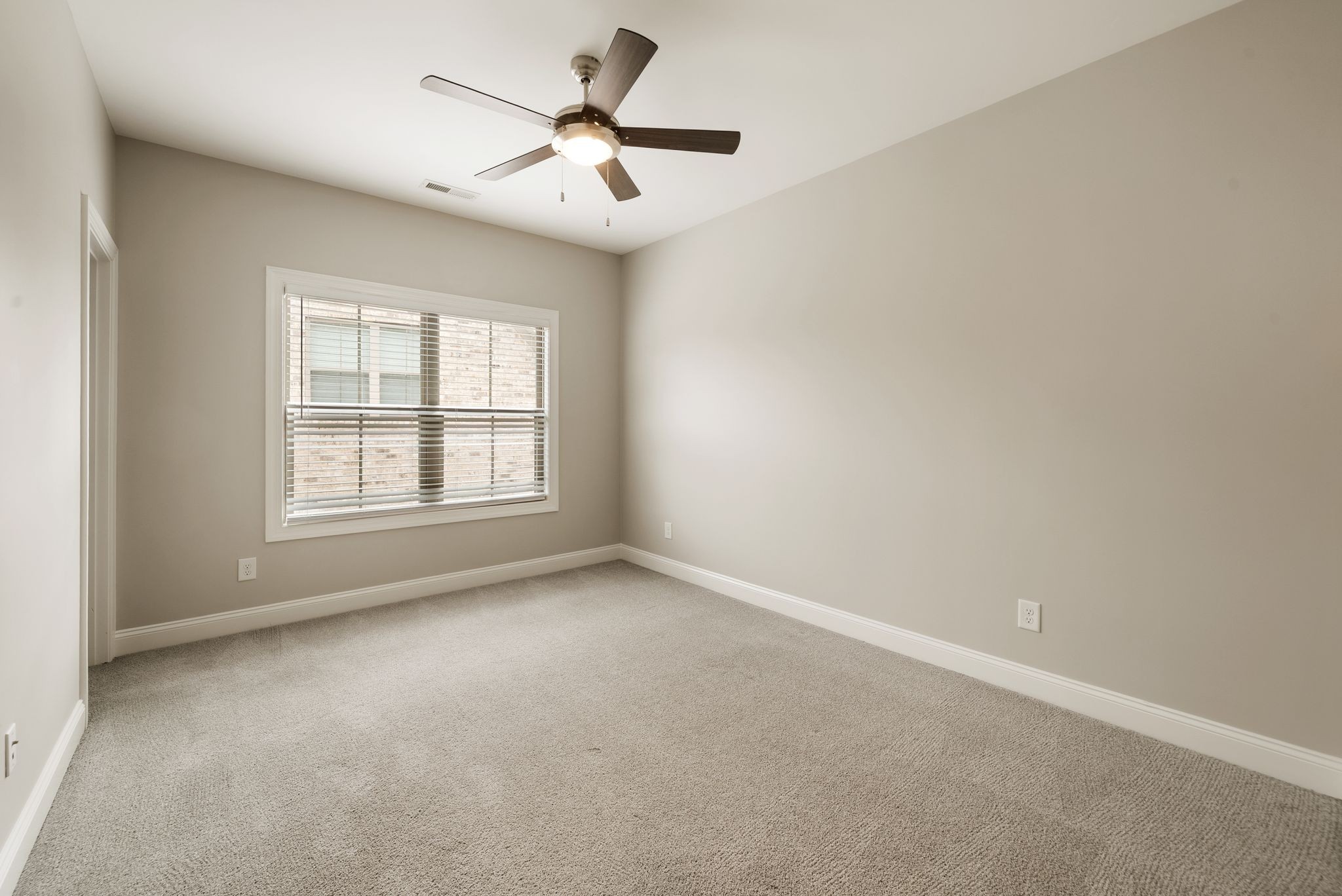 1706 Sorrell Park Dr Property Photo 30