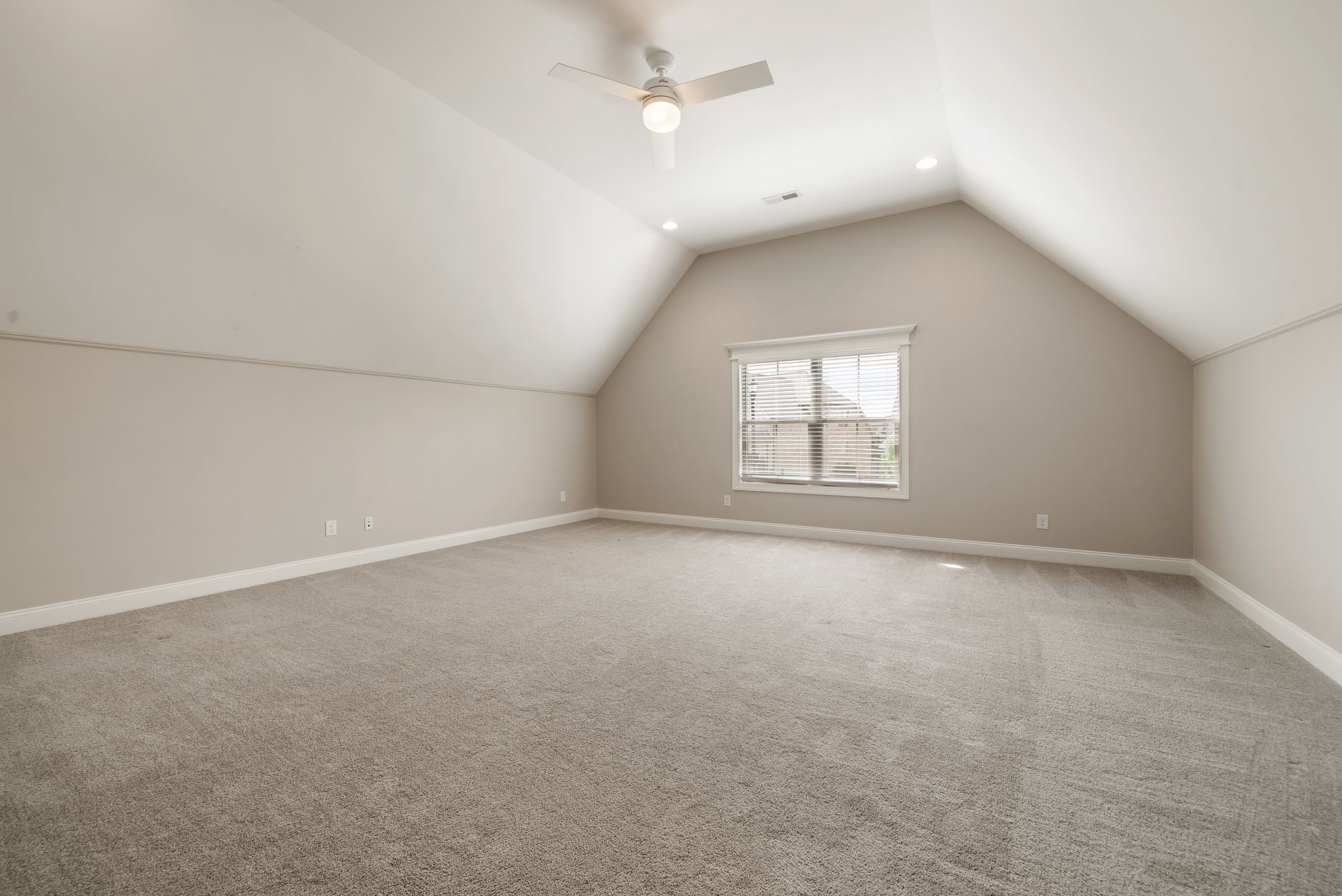 1706 Sorrell Park Dr Property Photo 33