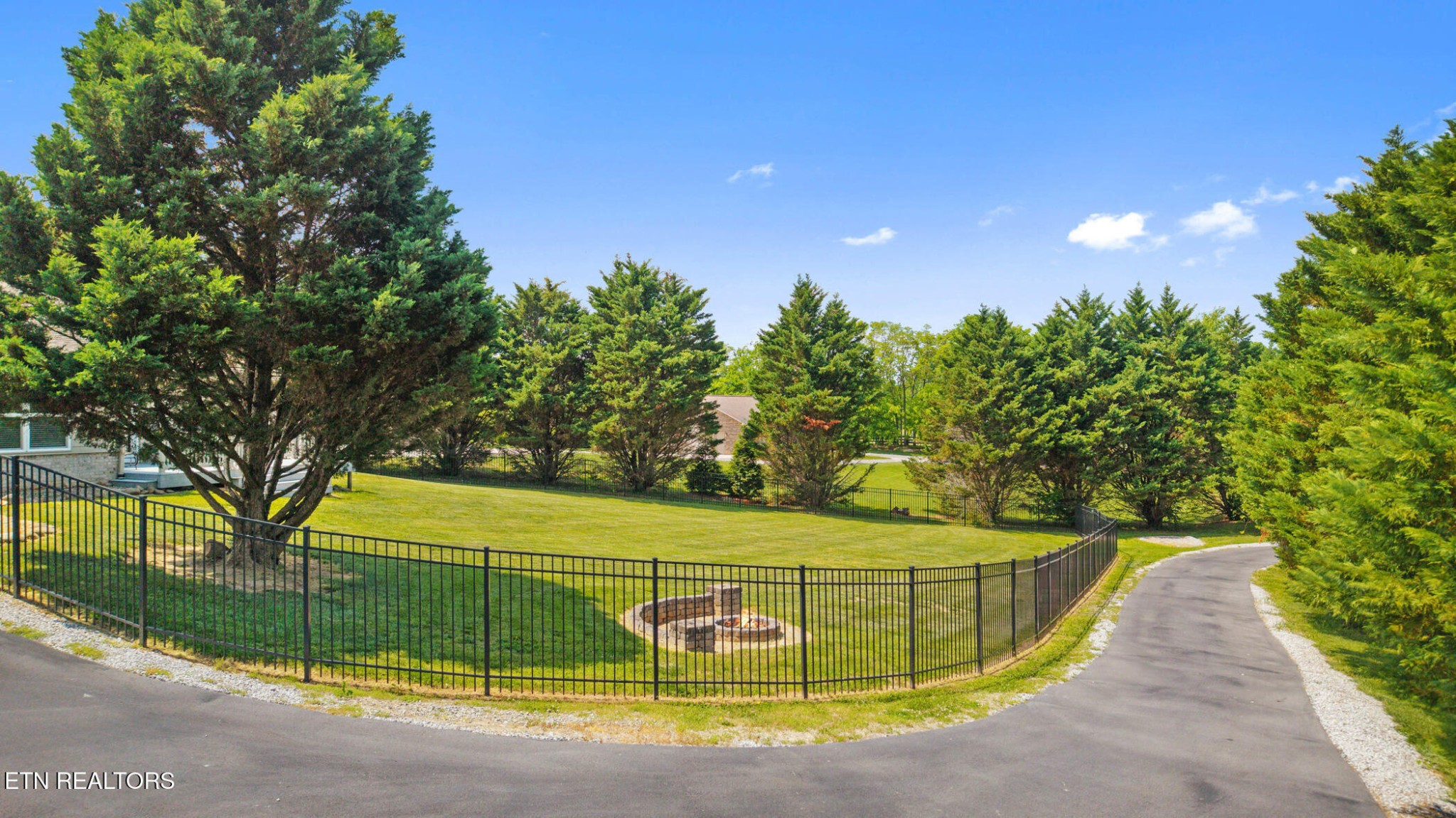 1018 Southwind Circle Property Photo 5